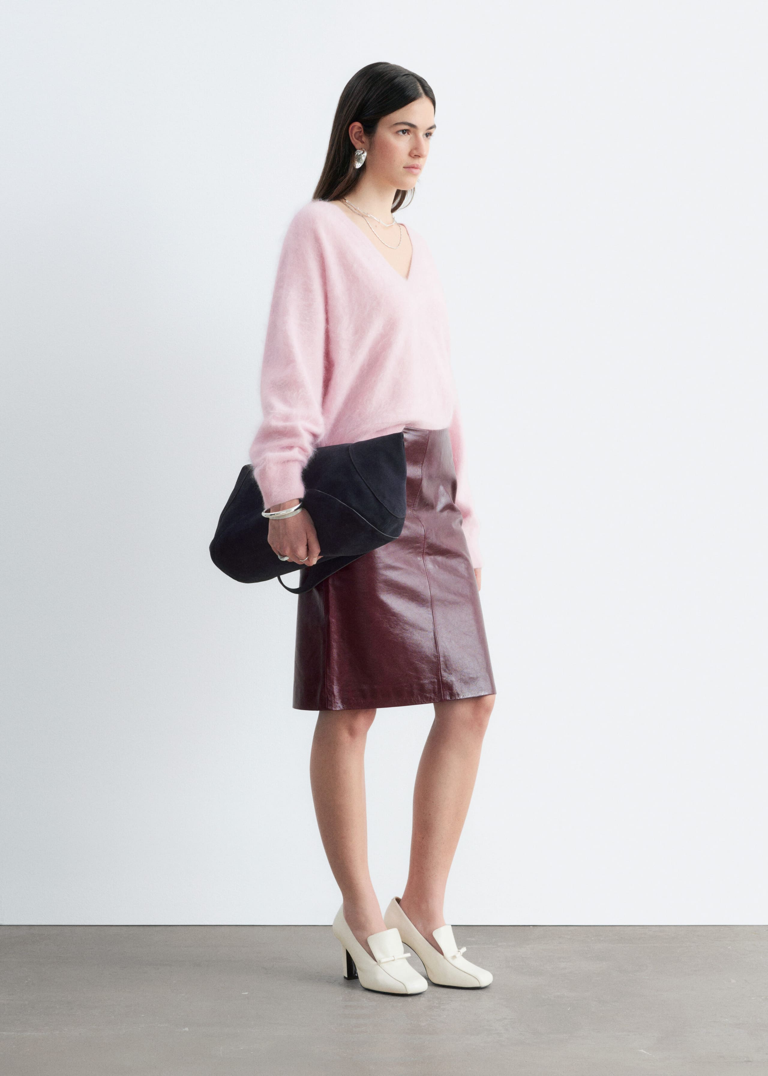 Brushed Cashmere V-Neck Jumper - Pink - Still Life