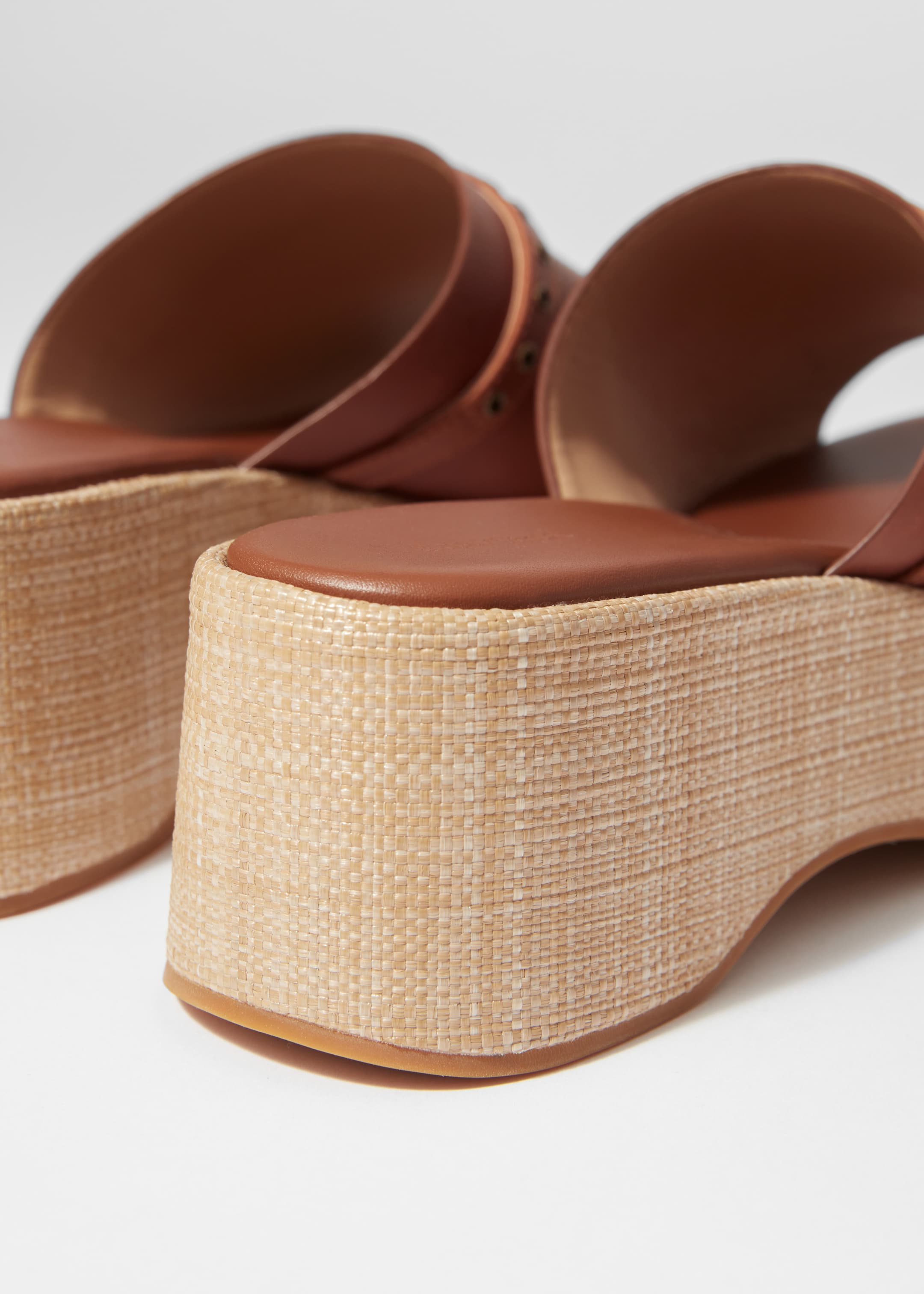 Visualizza immagine più grande: Mules in pelle scamosciata con plateau - Cognac - DONNA | H&M IT 7
