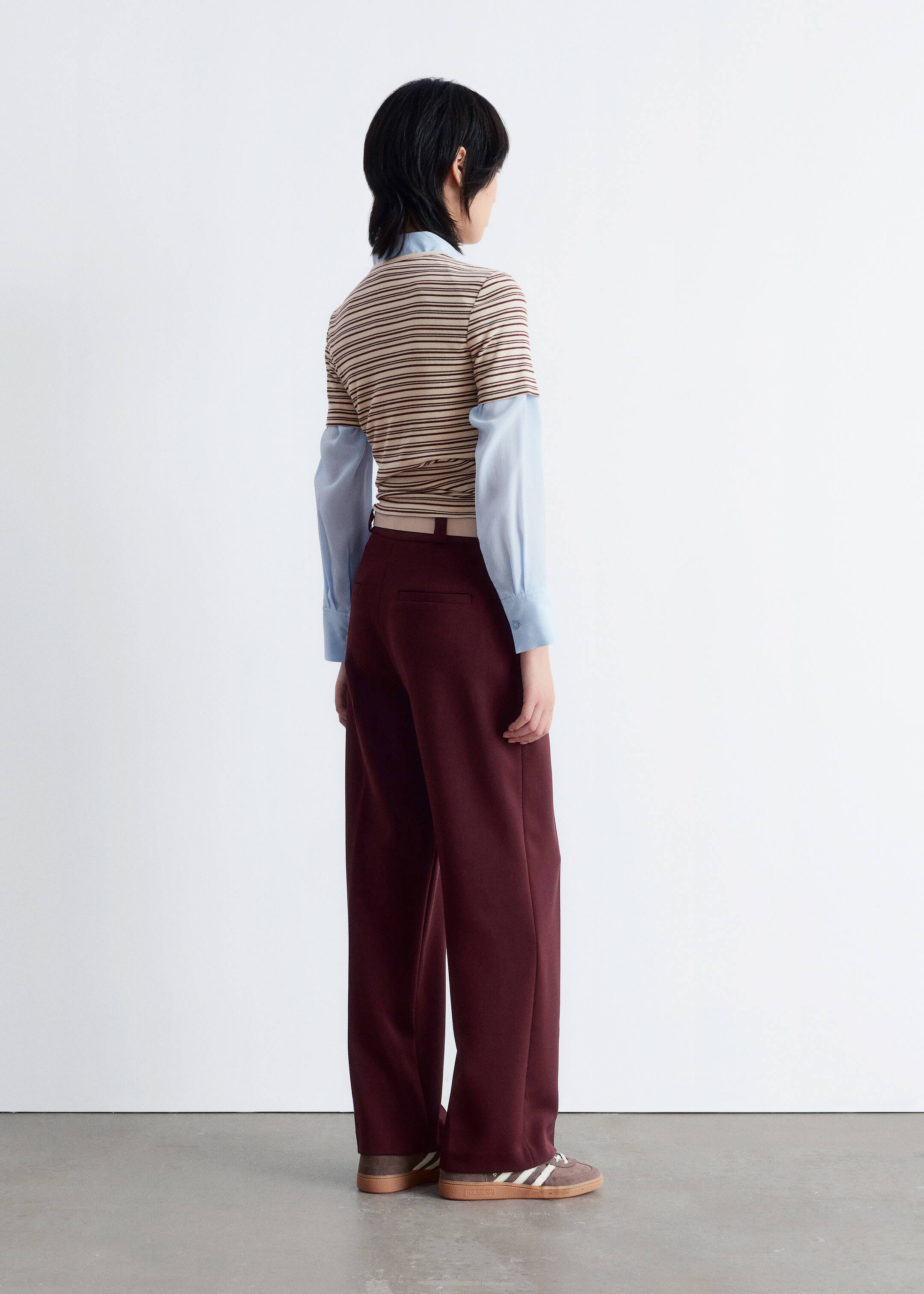 Zobrazit větší obrázek: Wide Press-Crease Trousers - Tmavě červená - ŽENY | H&M CZ 5