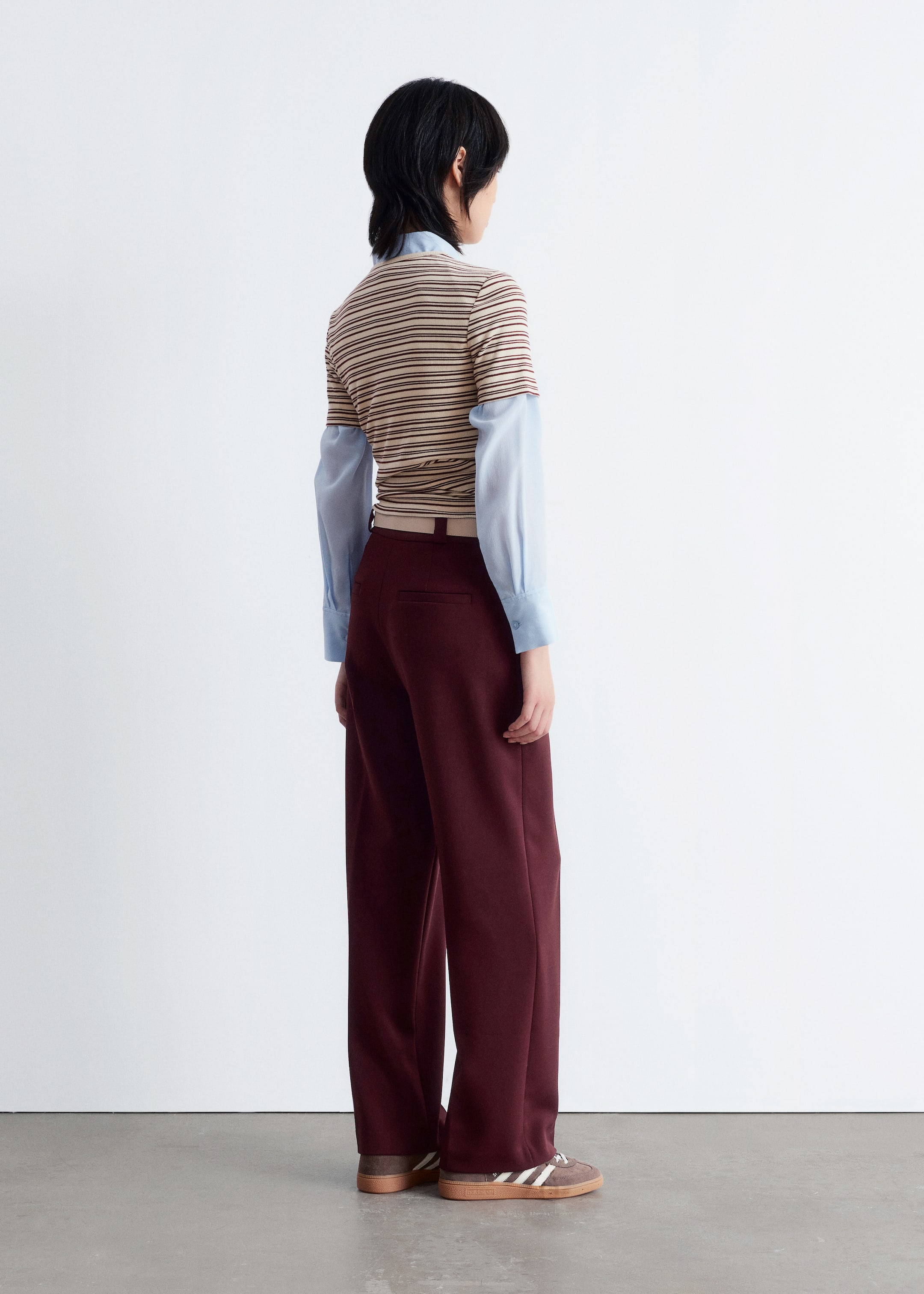 Agrandir l'image: Pantalon large à plis marqués - Rouge foncé - FEMME | H&M FR 5