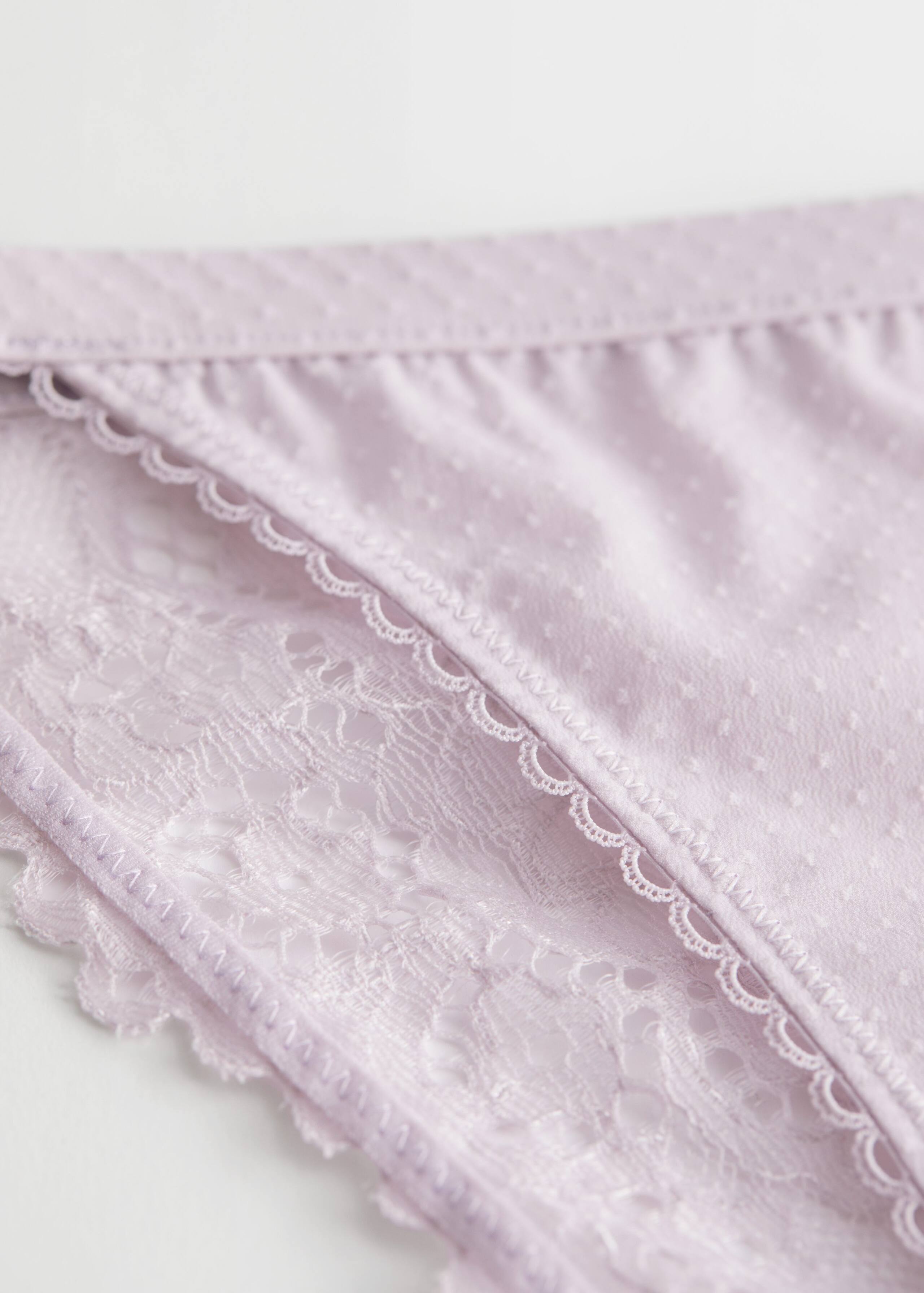 FloralLaceBriefs - {{variantName}} - Detalle descriptivo