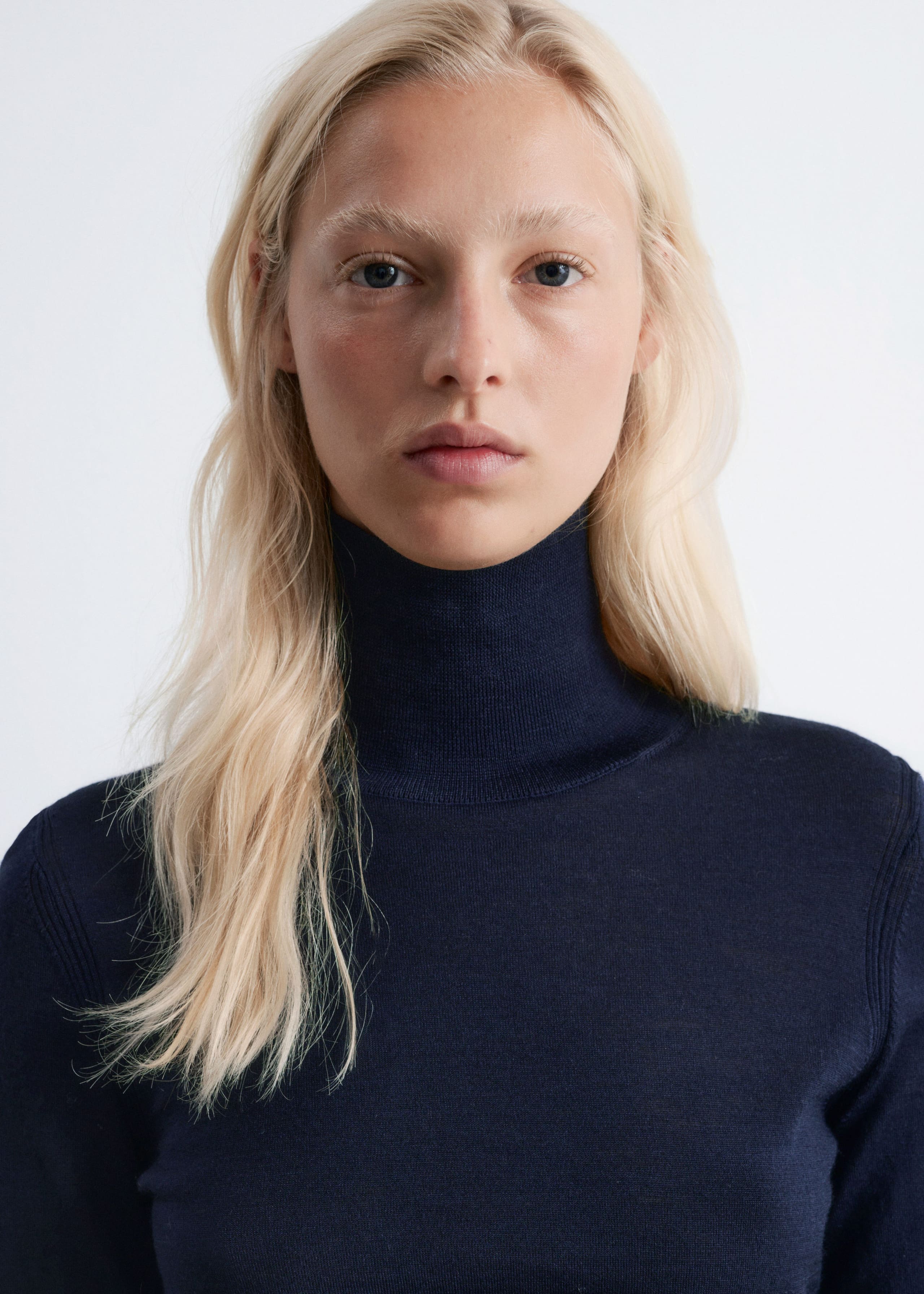 Image of Rollkragenpullover aus fein gestrickter Wolle