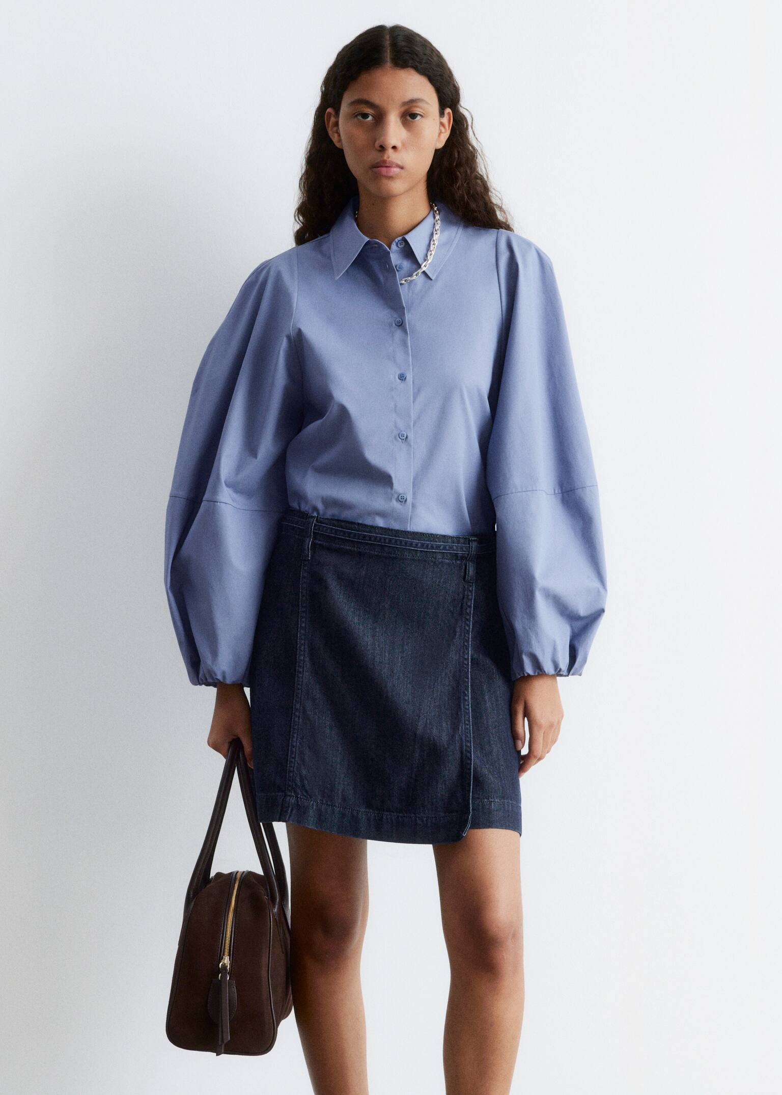 Bluse mit voluminösen Ballonärmeln - Taubenblau - 1