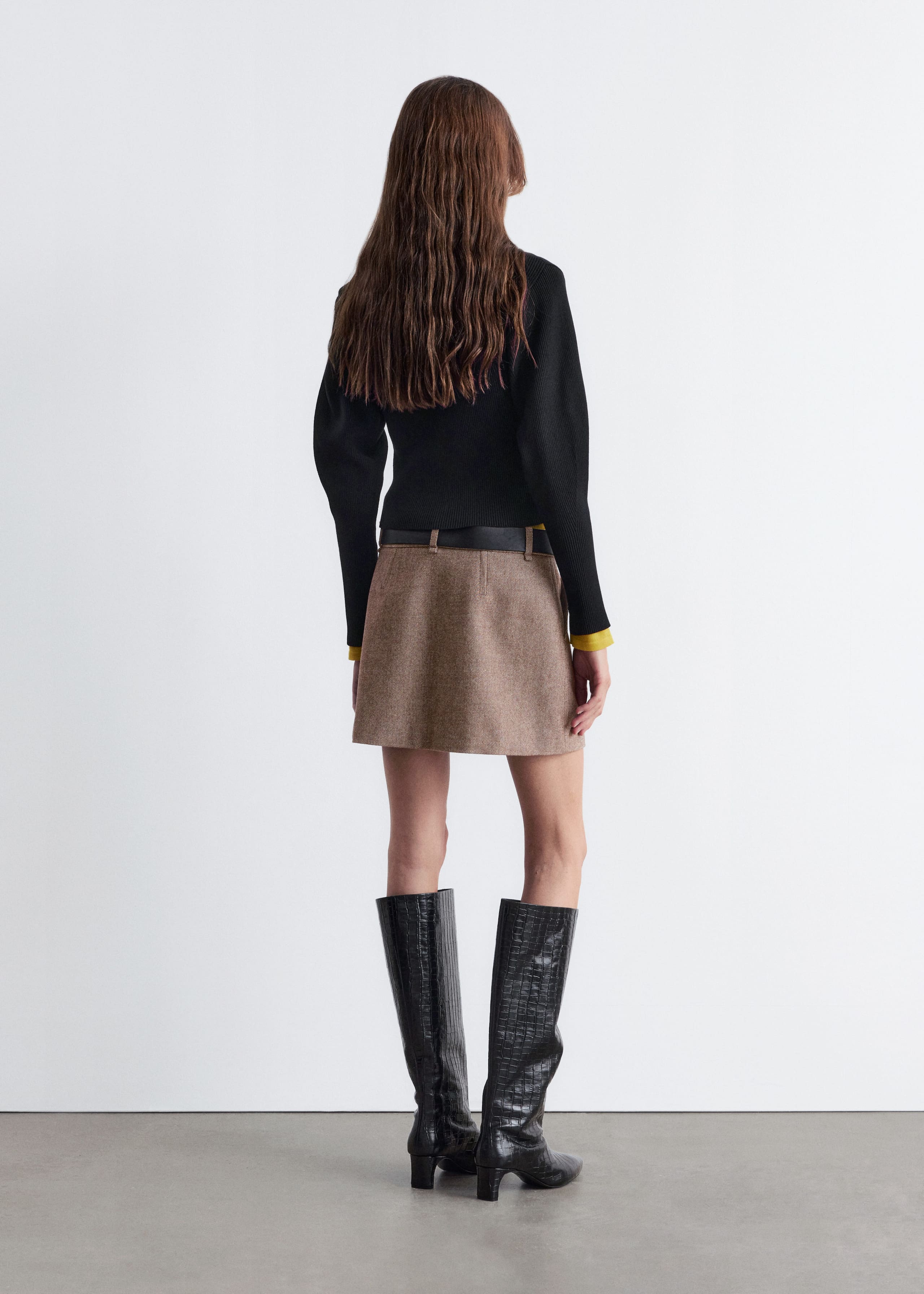 Image of Eng anliegende Rippstrickjacke