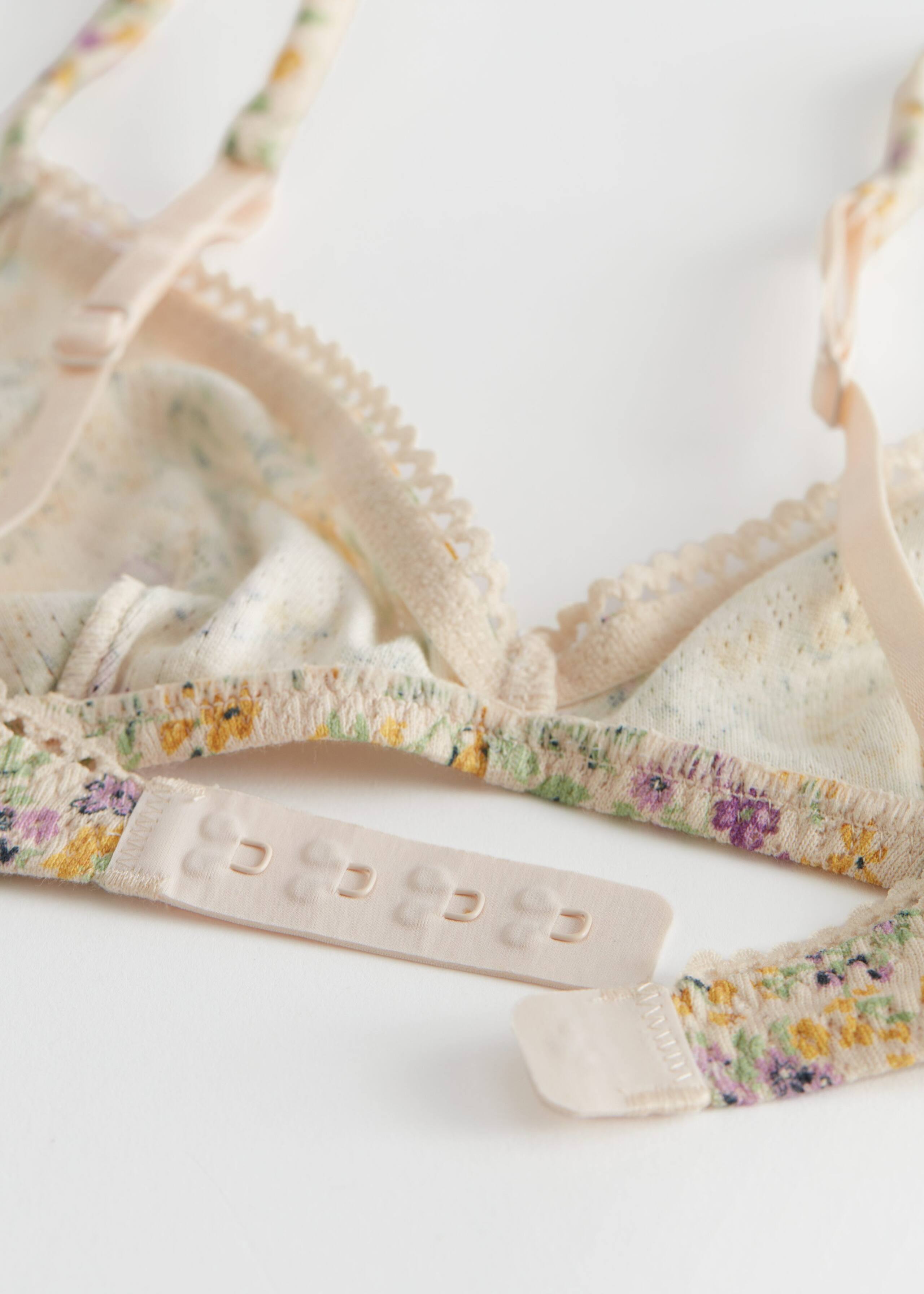 Scalloped Triangle Soft Bra - {{variantName}} - Descriptive Detail