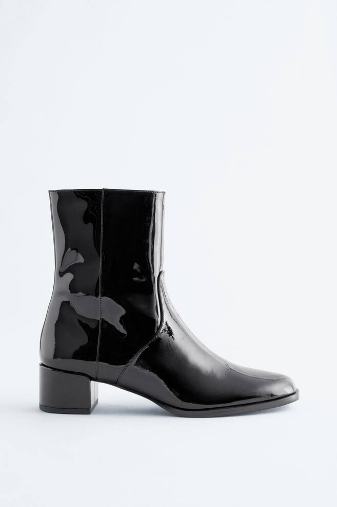 Bottines en cuir brillant à talons - Noir - 1