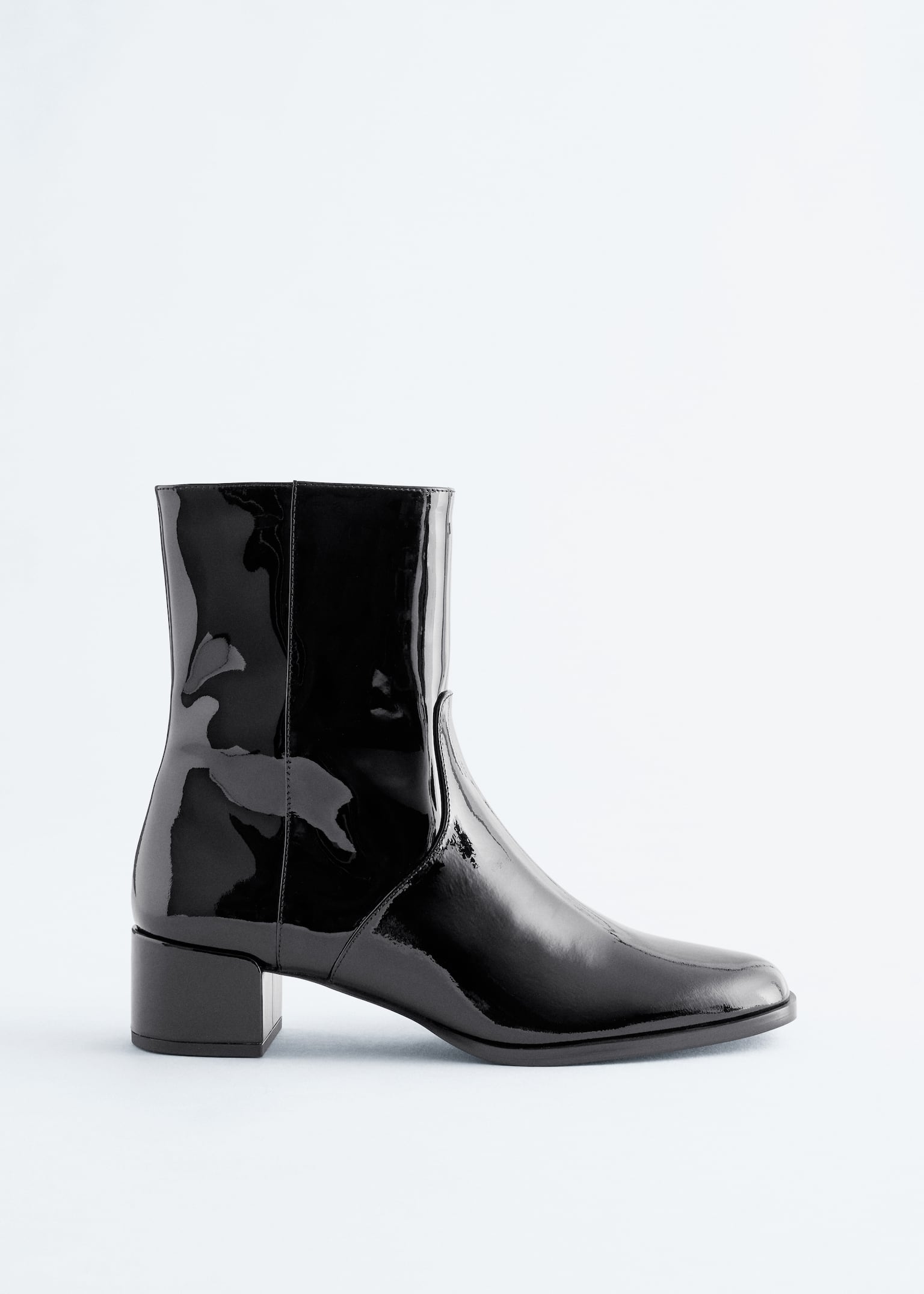 Heeled Glossed-Leather Ankle Boots - Black