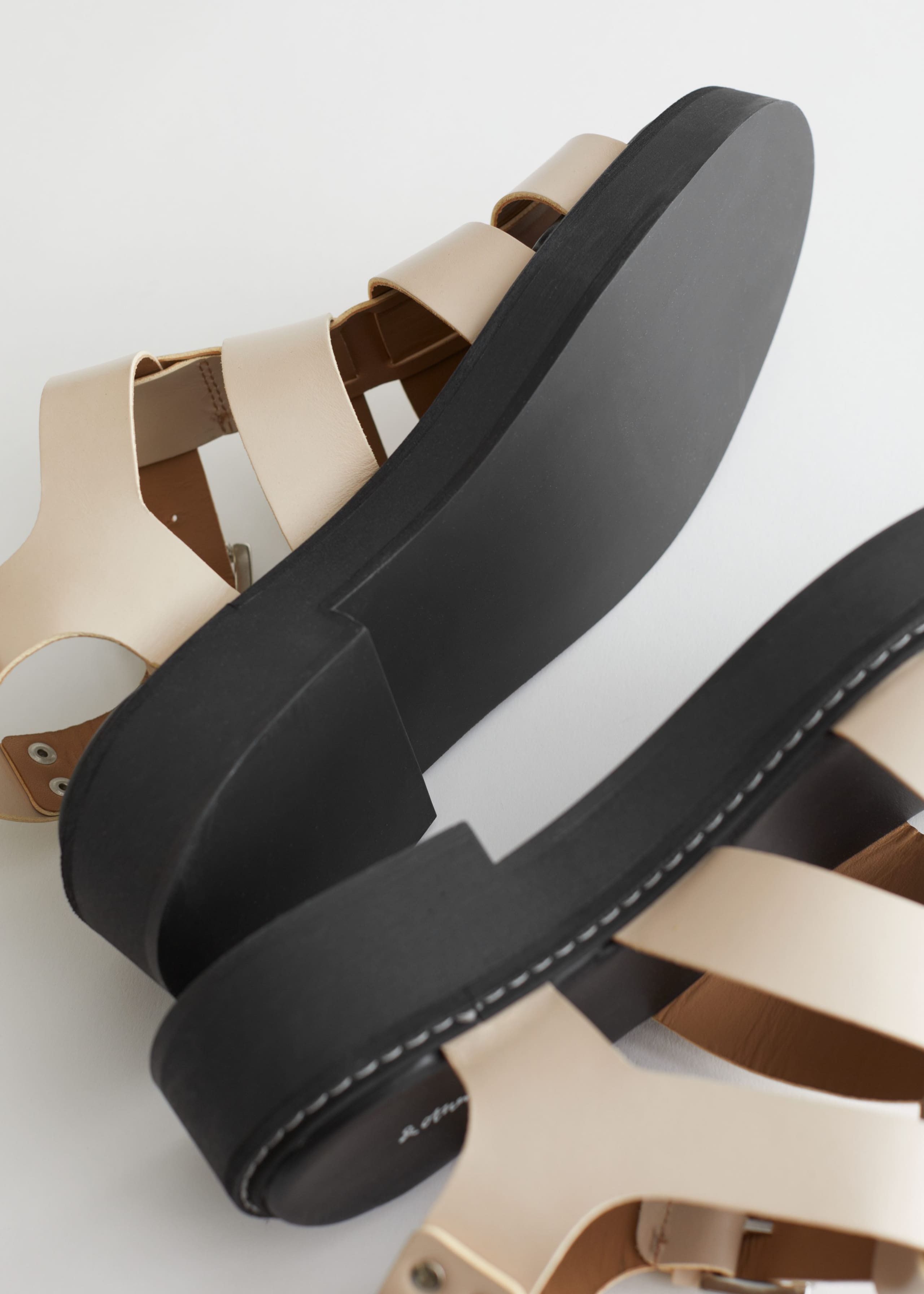 Chunky Leather Gladiator Sandals - {{variantName}} - Detalle descriptivo
