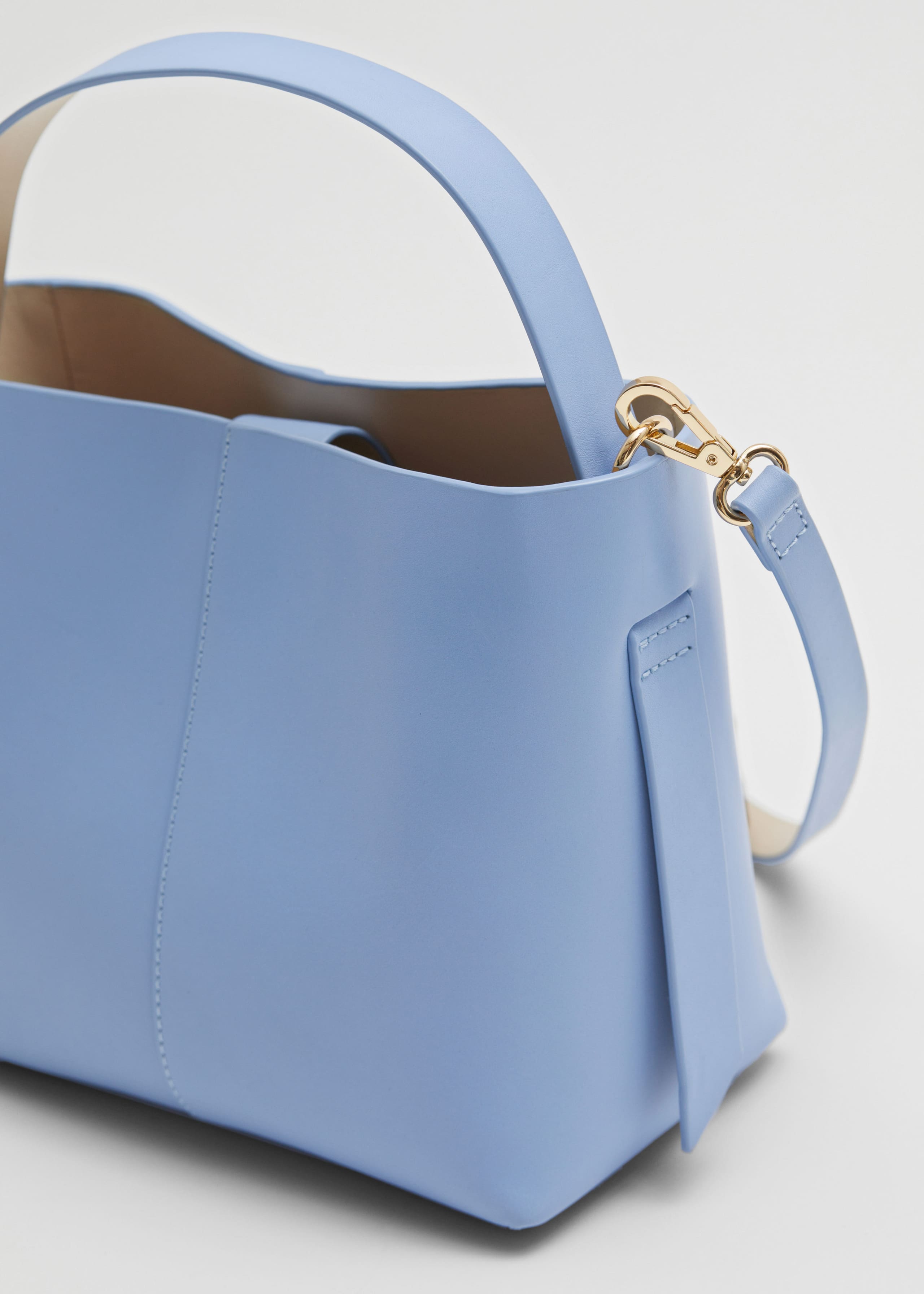DoubleStrapLeatherBucketBag - {{variantName}} - Descrizione dettagliata