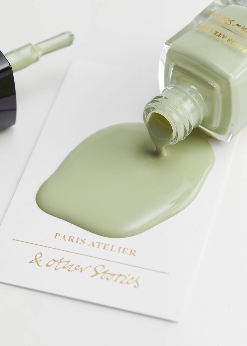 Laca de uñas - {{variantName}} - Detalle descriptivo