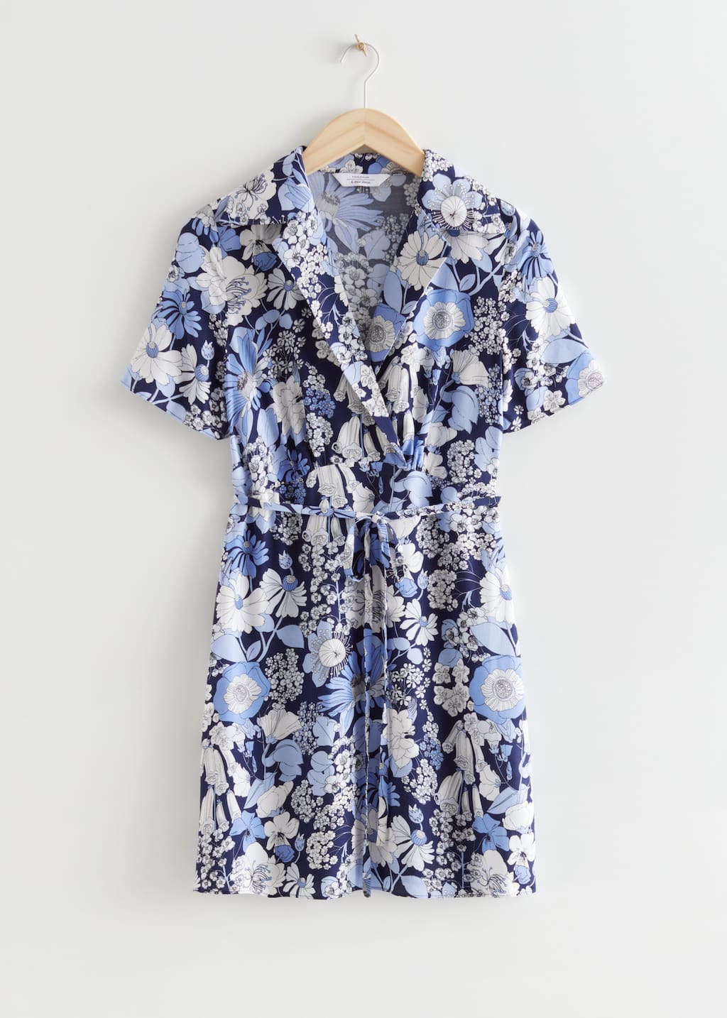 Image of Robe courte imprimée avec col