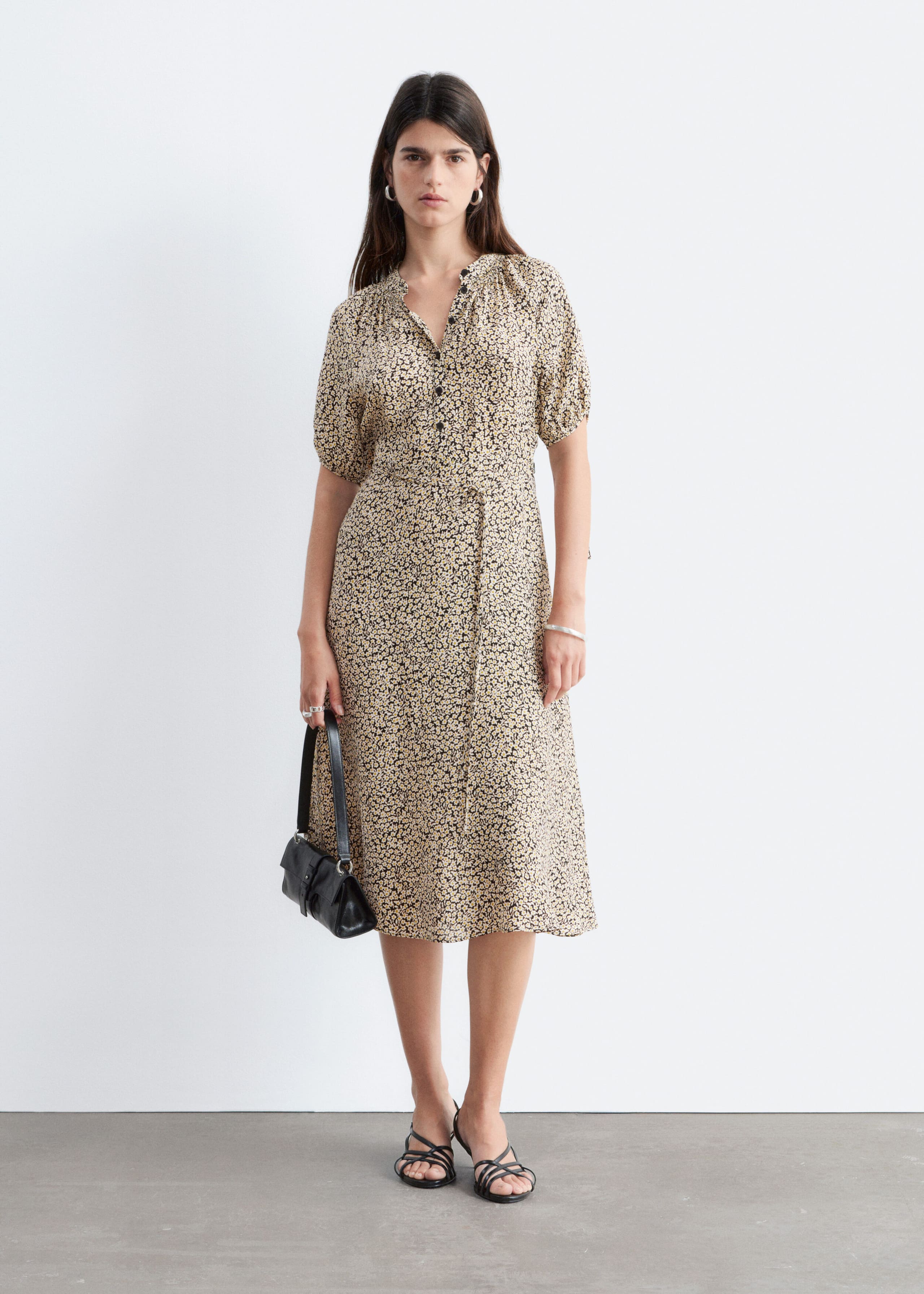 Sukienka midi z wiązaniem w talii – Niebieski/Kwiaty – Lookbook