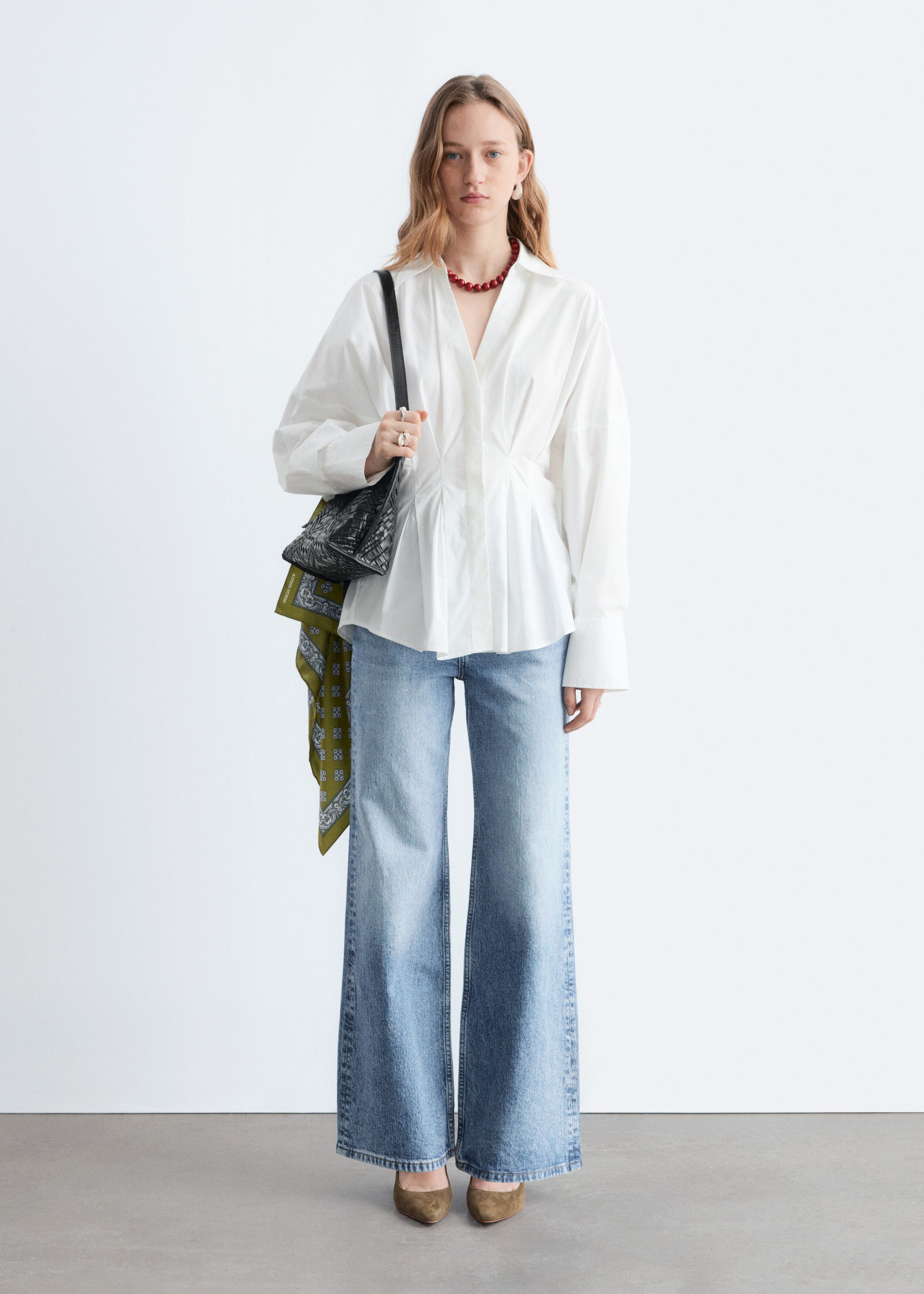 Image of Bawełniana koszula z dopasowaną talią