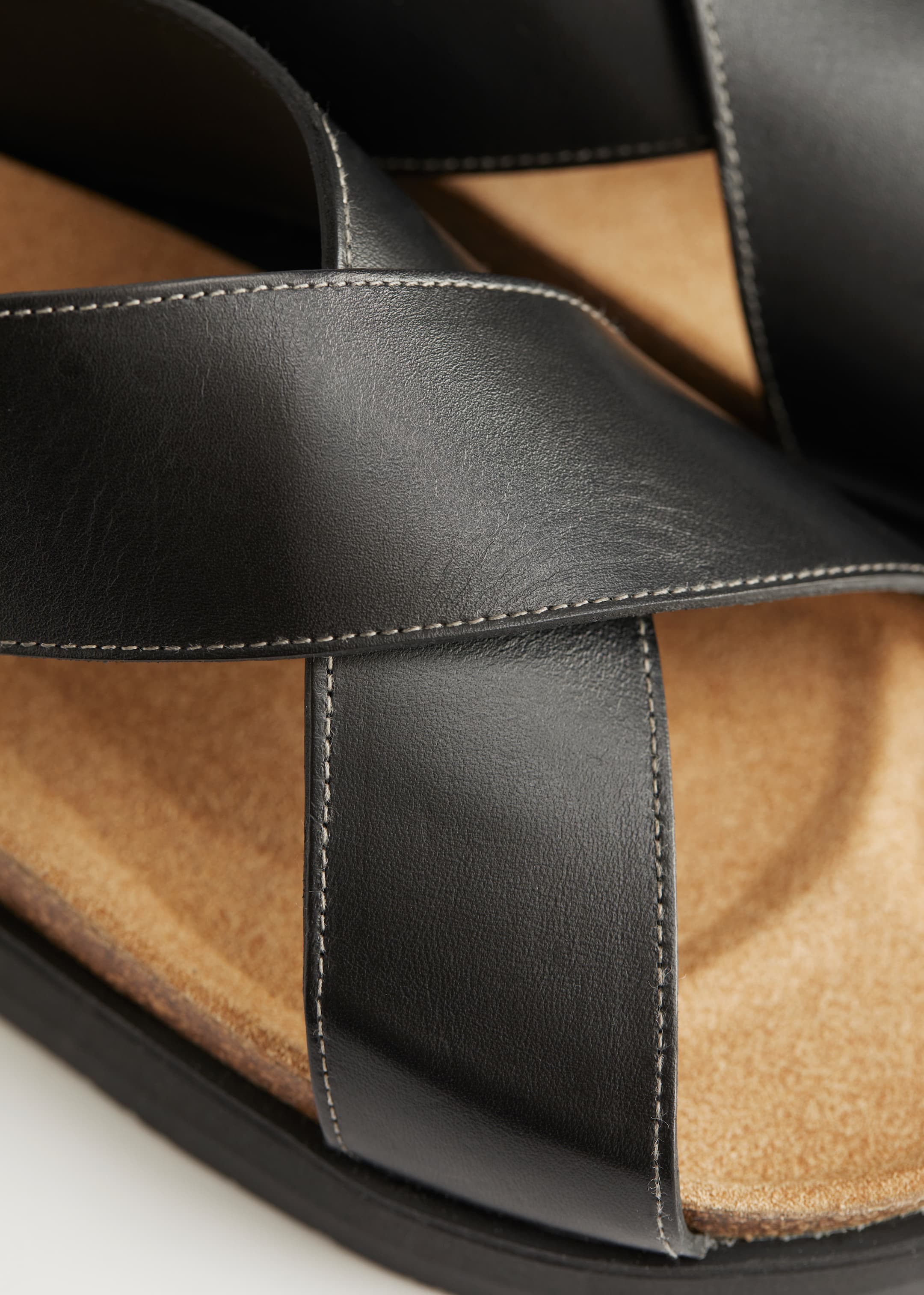 Vezi imaginea mai mare: Criss-Cross Leather Sandals - Black - FEMEI | H&M RO 4