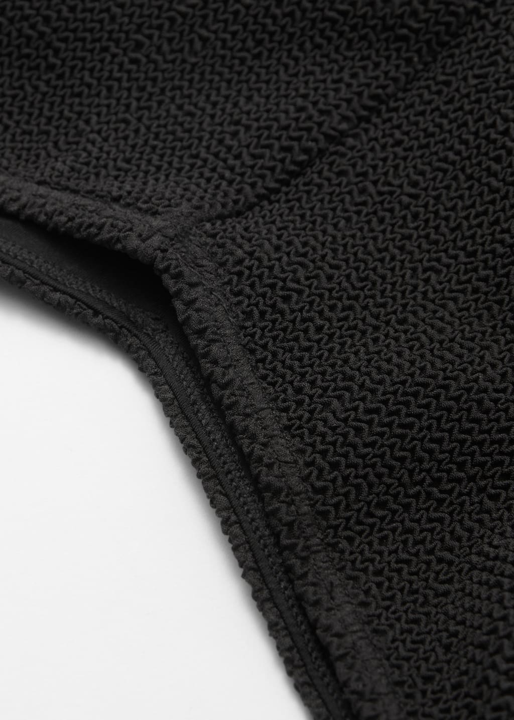 Bas de bikini texturé - {{variantName}} - Descriptive Detail