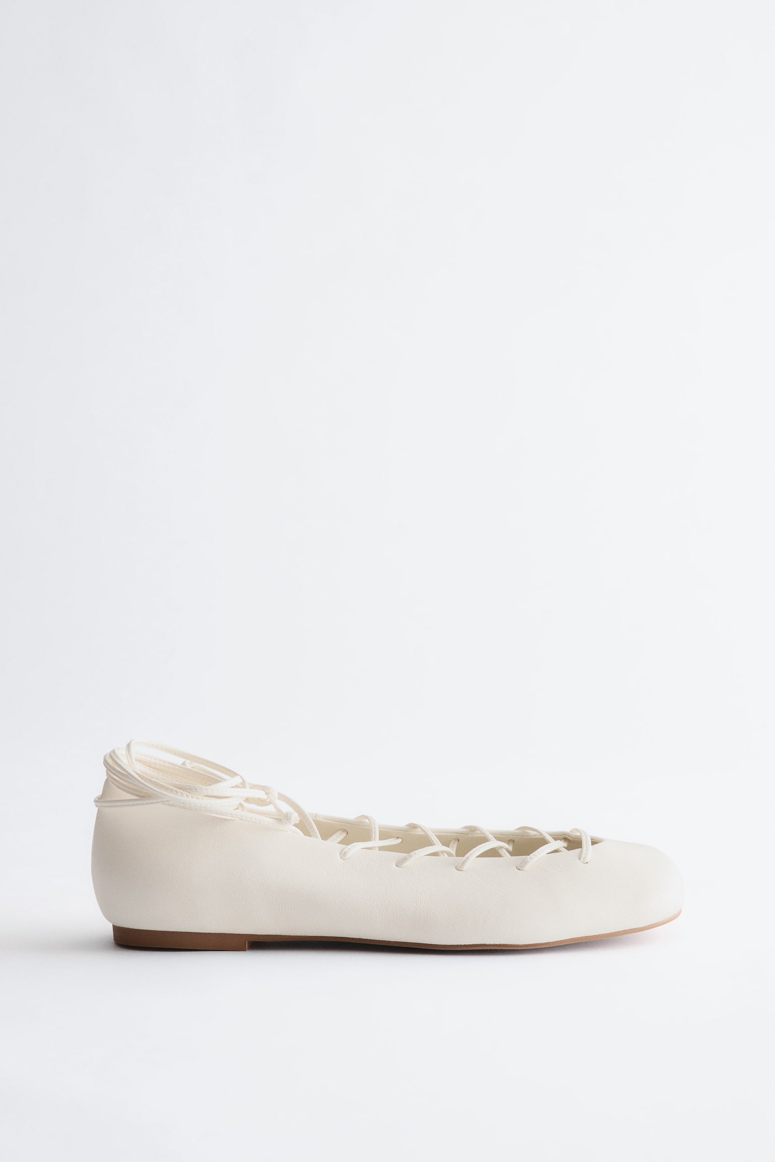 Ballerinasko i læder med snøre - Hvid/Sort - 1