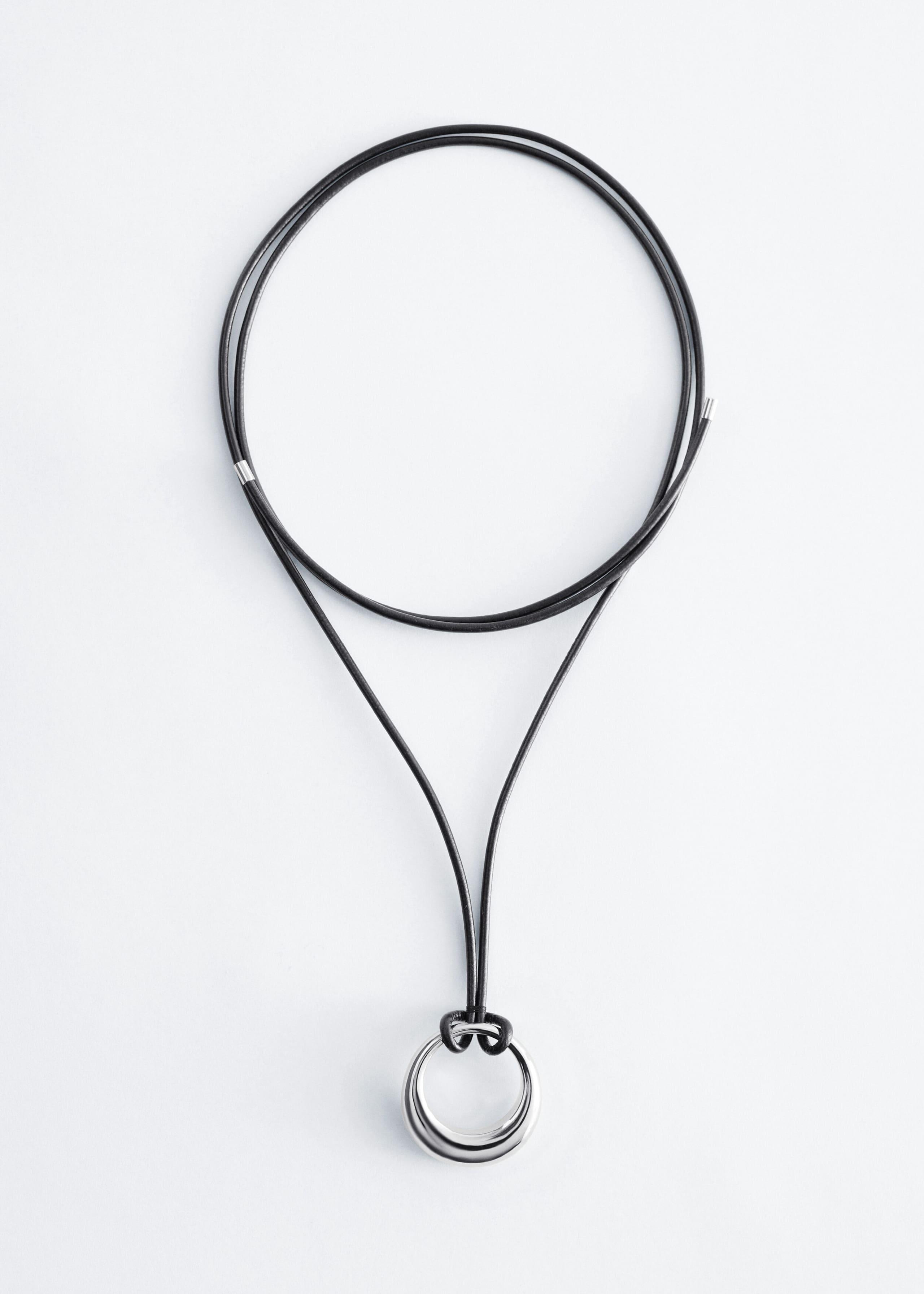 Image of Collar de piel con anillo colgante