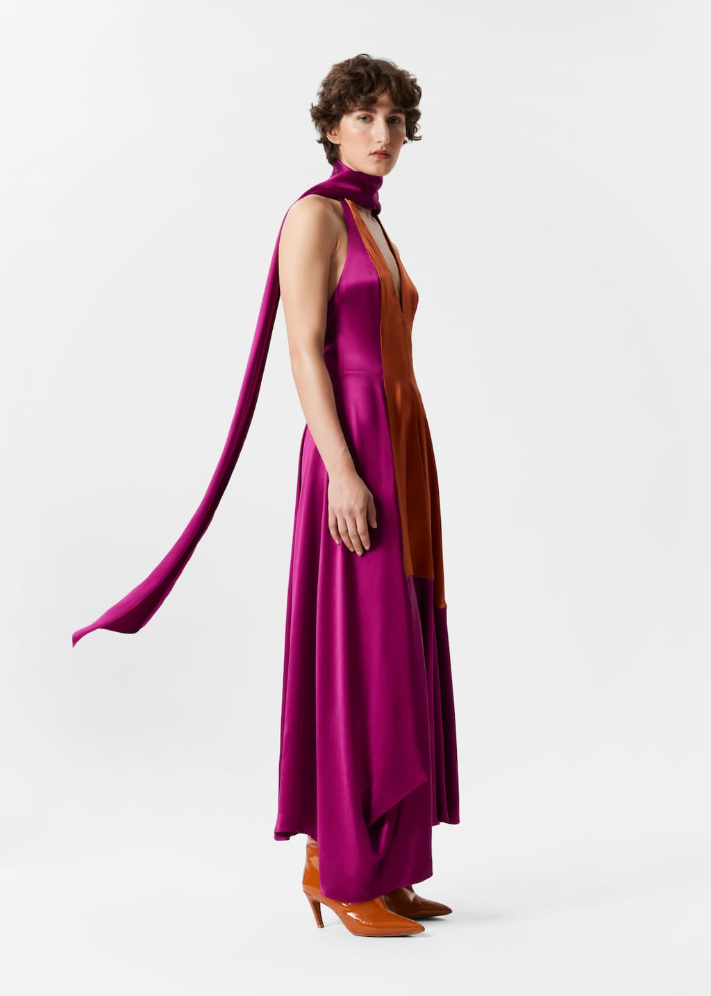 Image of Satin-Maxikleid mit Schal