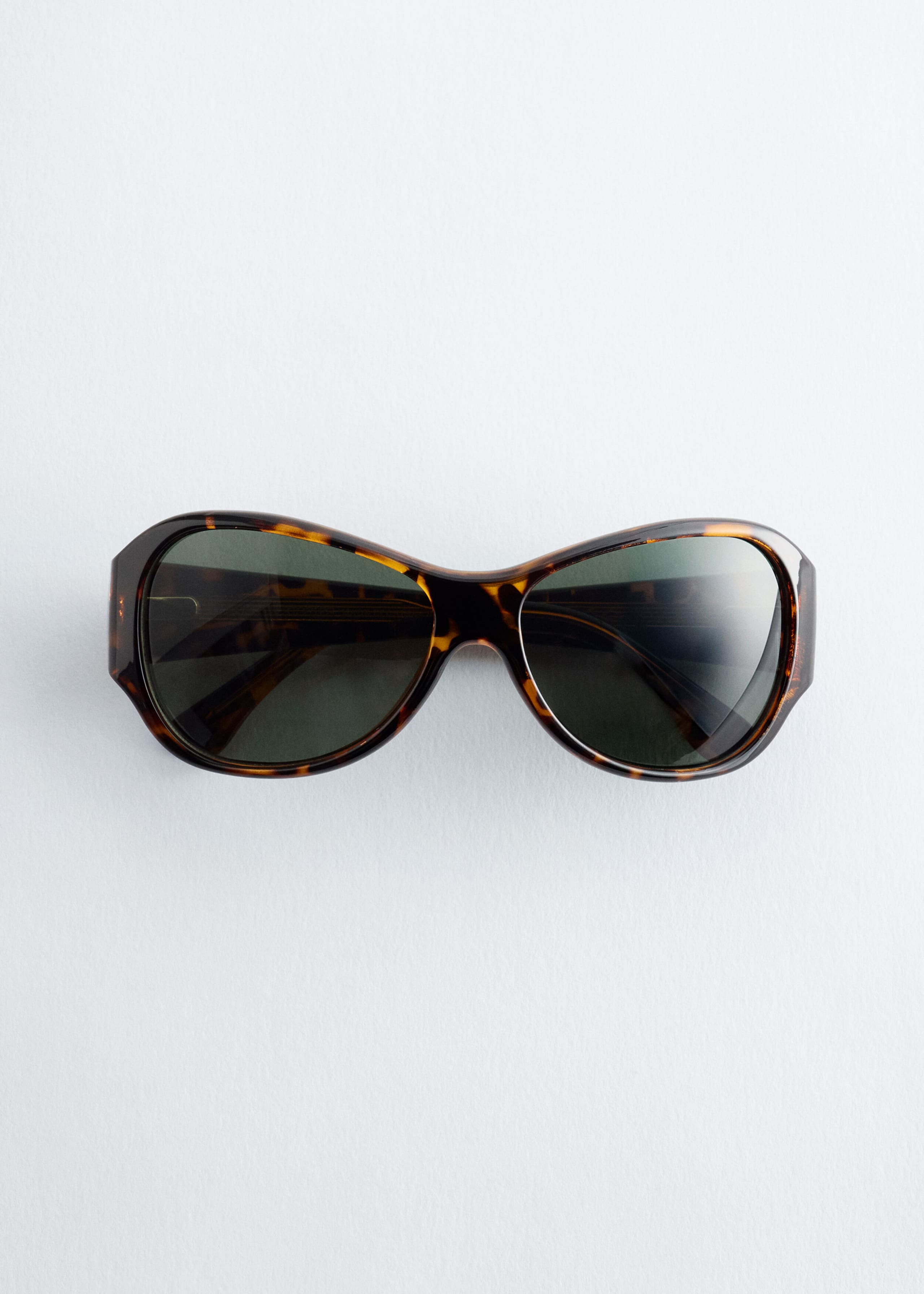 Oversized Curved Sunglasses - Black/Tortoiseshell - Still Life