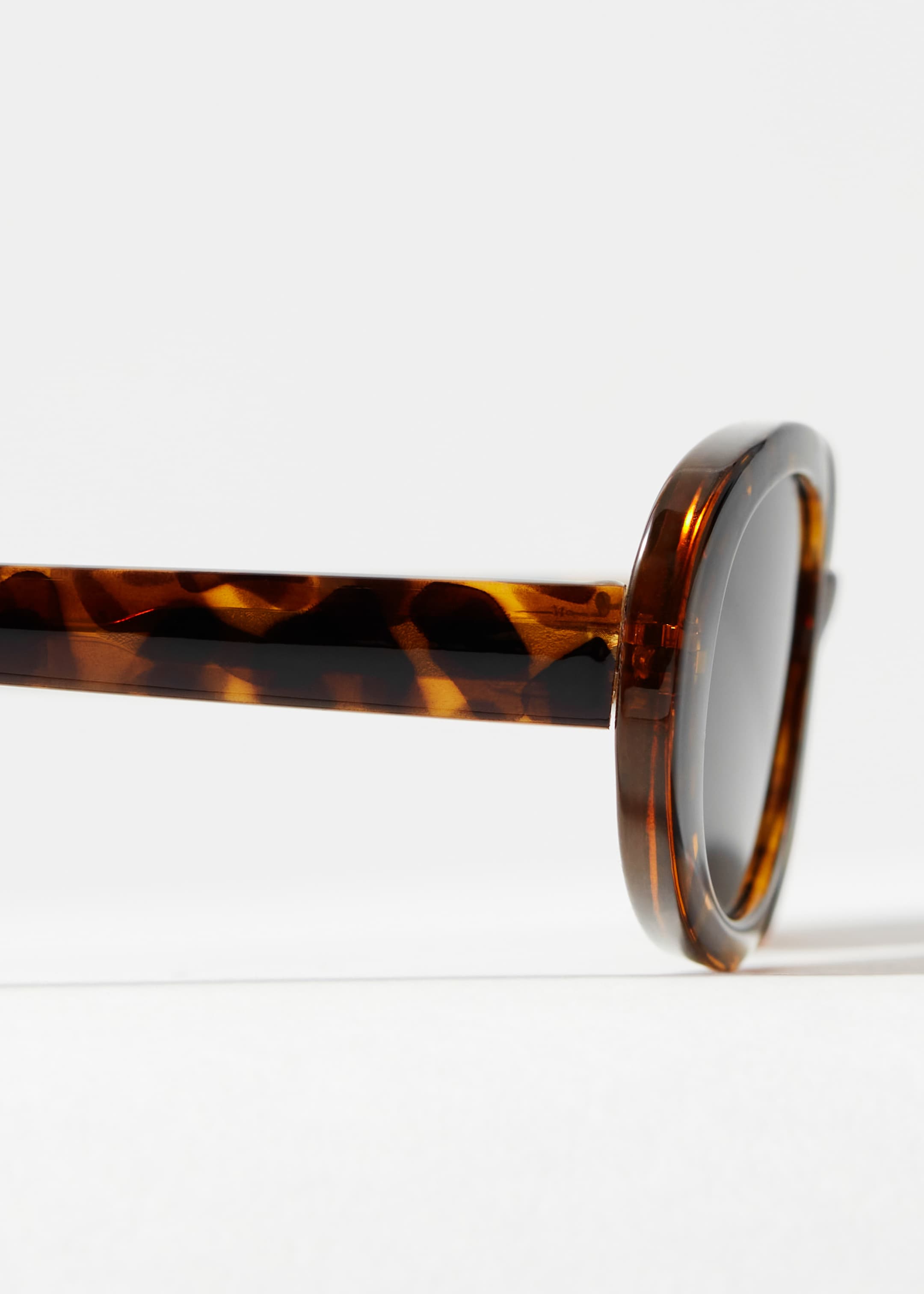 View larger image: Slim Oval-Frame Sunglasses - Tortoise - Ladies | H&M GB 4