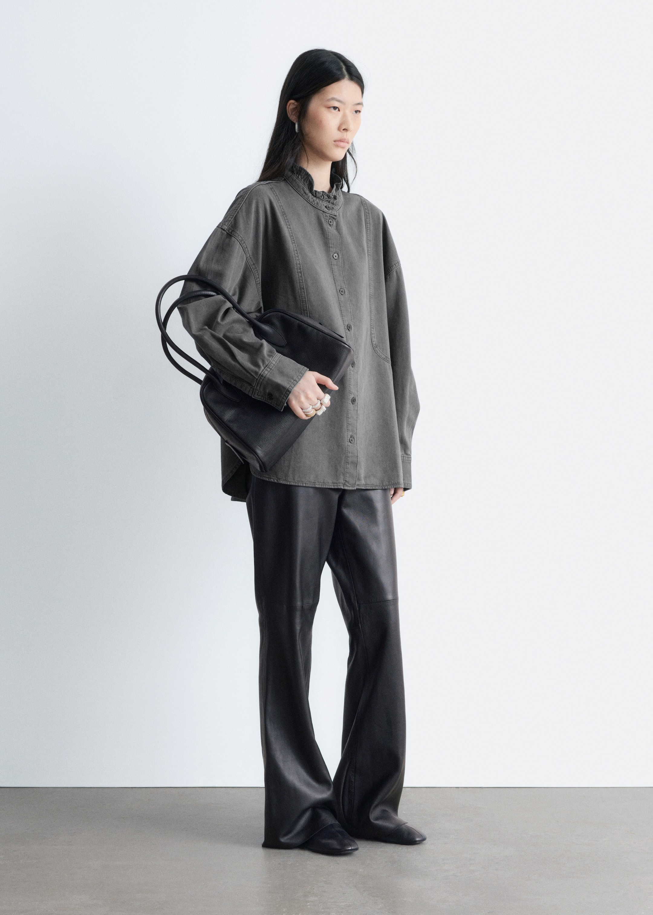 Visualizza immagine più grande: Camicetta in denim con gala lungo il collo - Grigio - DONNA | H&M IT 4