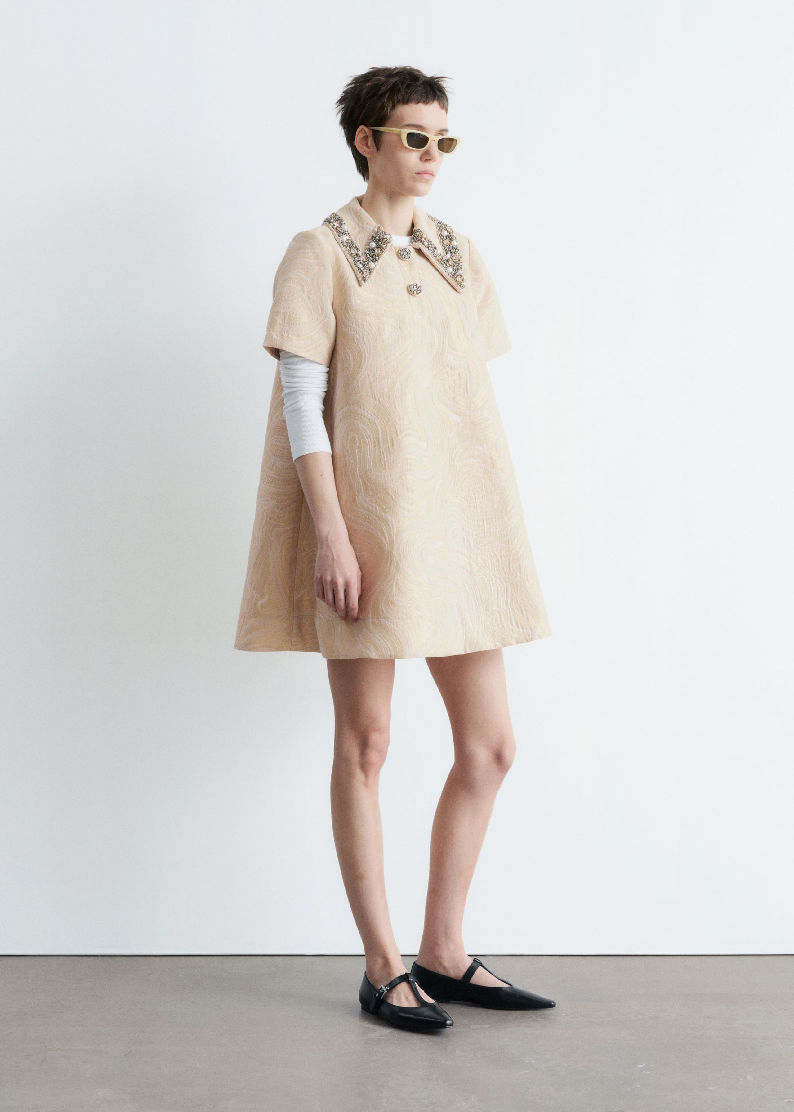 Image of Kurzärmliges Jacquard-Minikleid