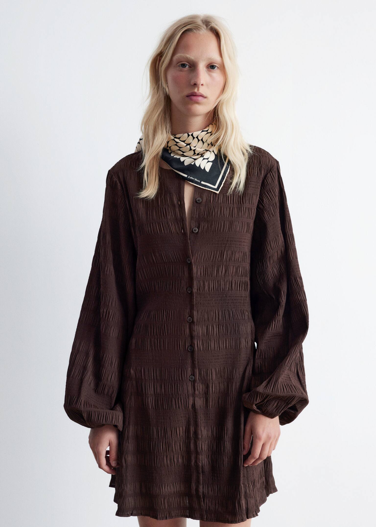 Gesmokte mini-jurk met ballonmouwen - Donkerbruin/Donkerblauw - 7