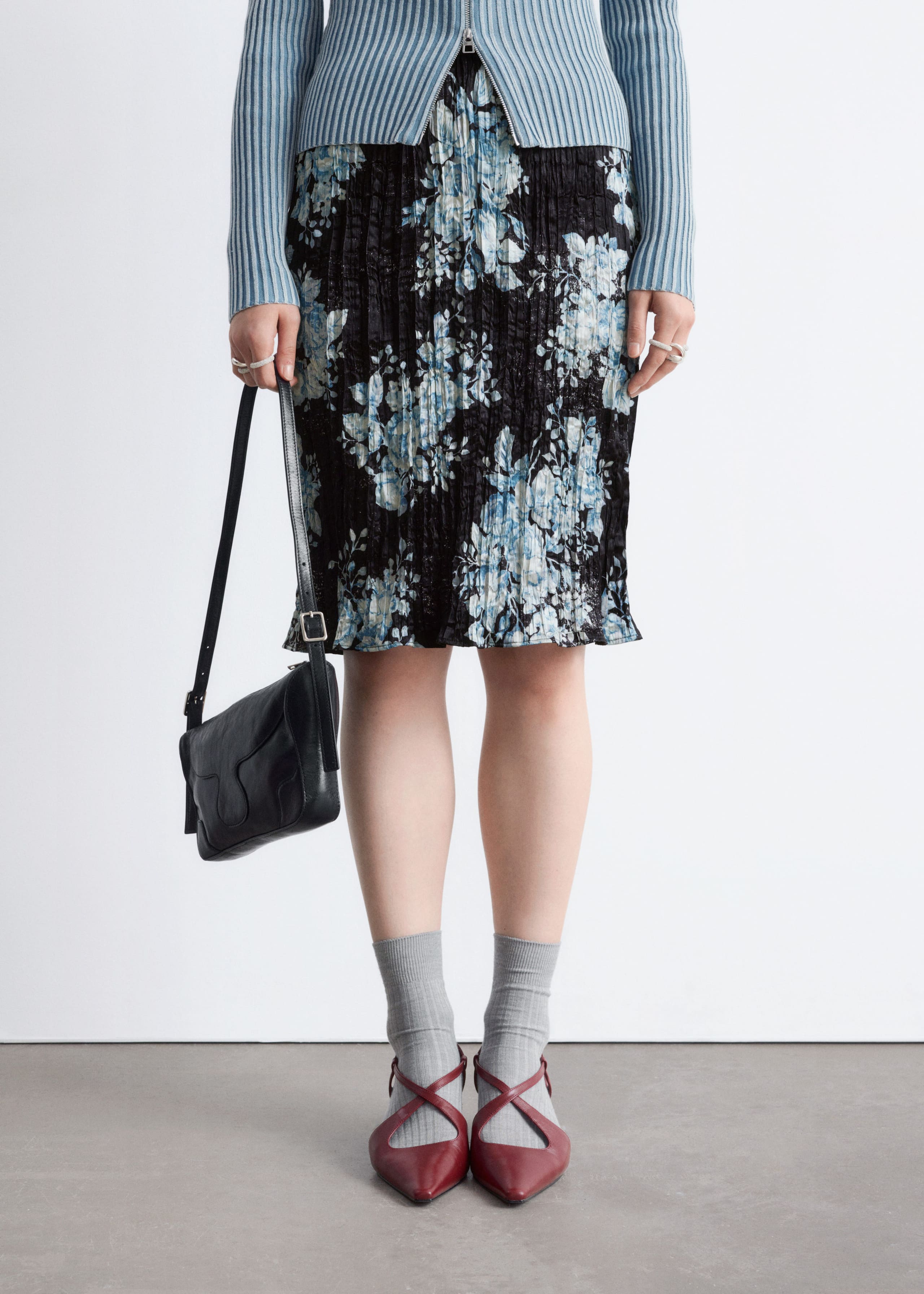 Image of Knee-Length Crêpe Skirt