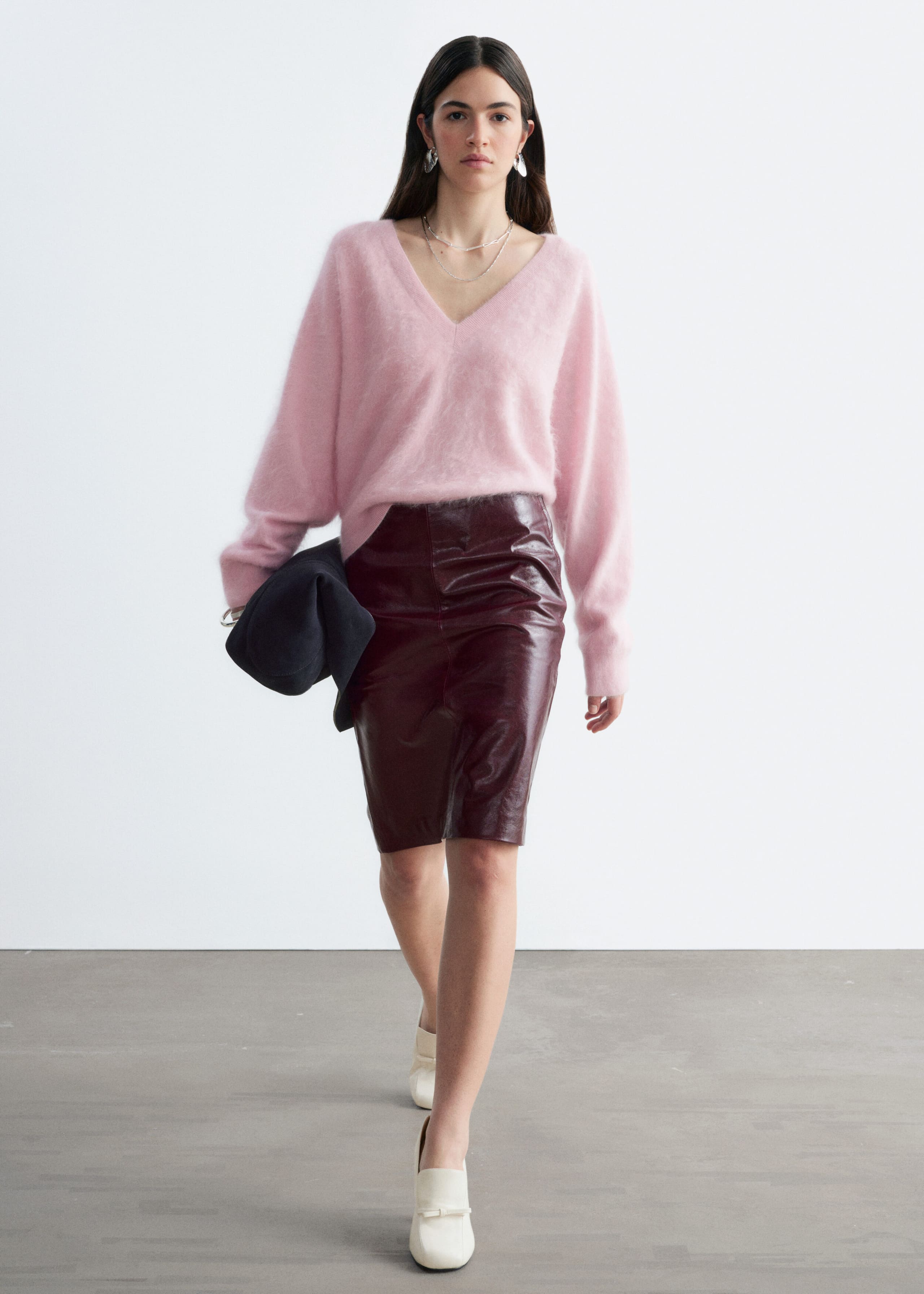 Brushed Cashmere V-Neck Jumper - Pink - Still Life