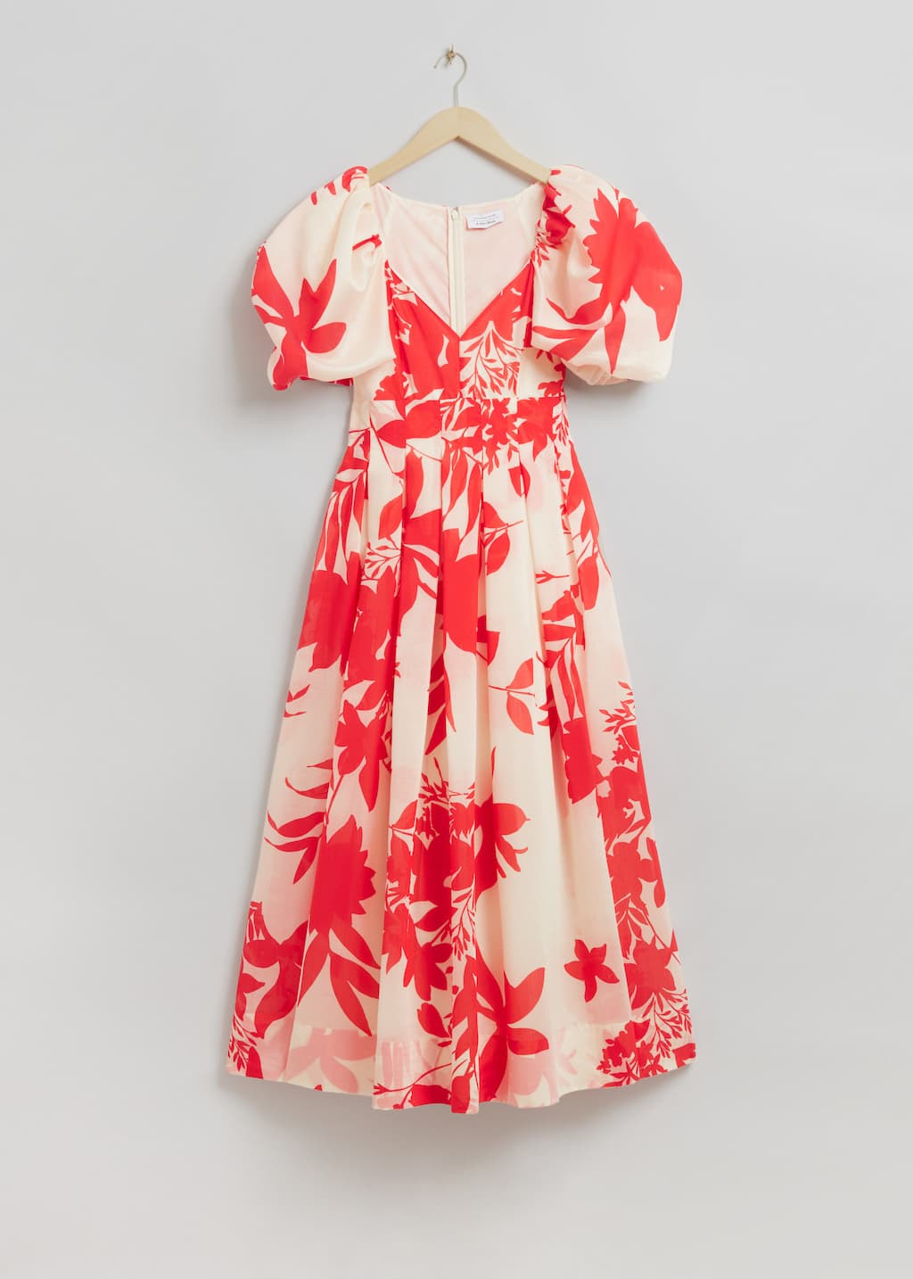 Voluminous Pleated Detail Maxi Dress - Light Yellow/Red Floral Print - Still Life