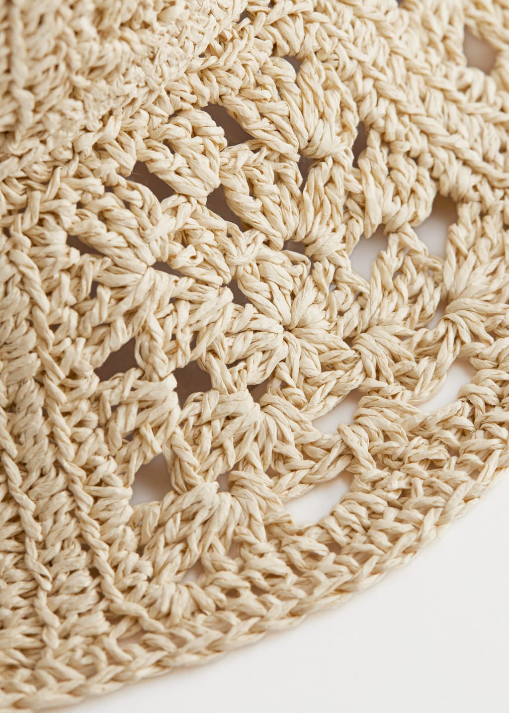 Crocheted Straw Bucket Hat - {{variantName}} - Detalle descriptivo
