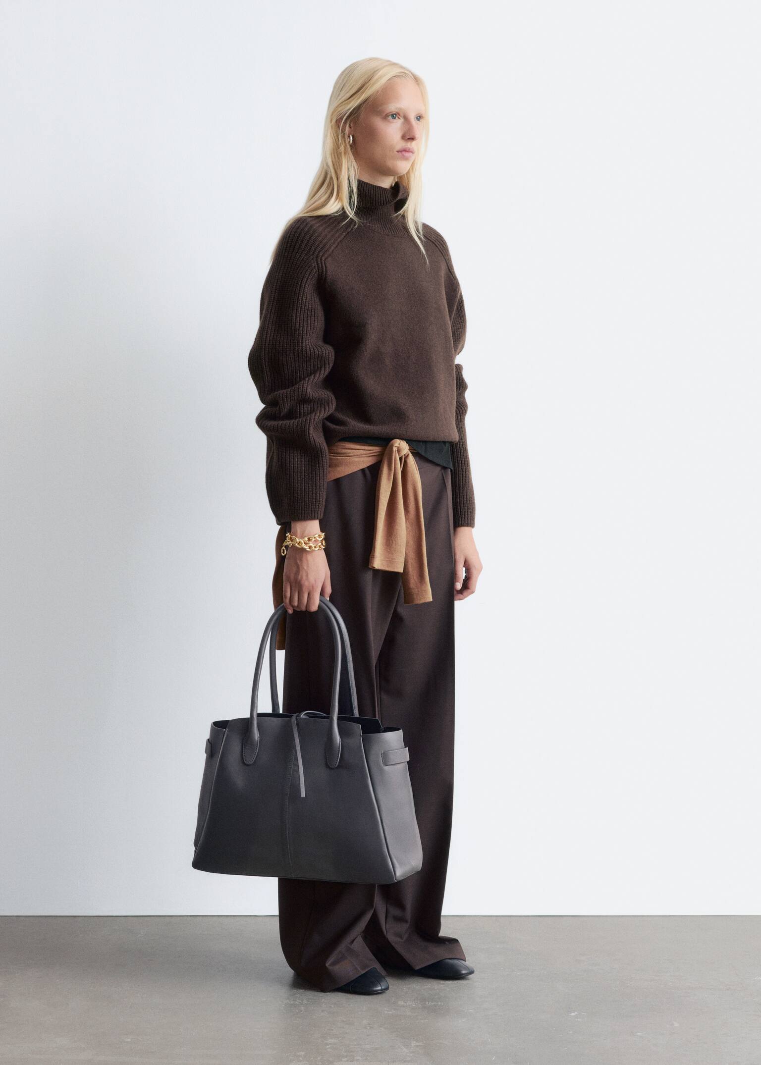 Boxy Turtleneck Jumper - Dark Brown/Dark Blue/Dark Grey - 5