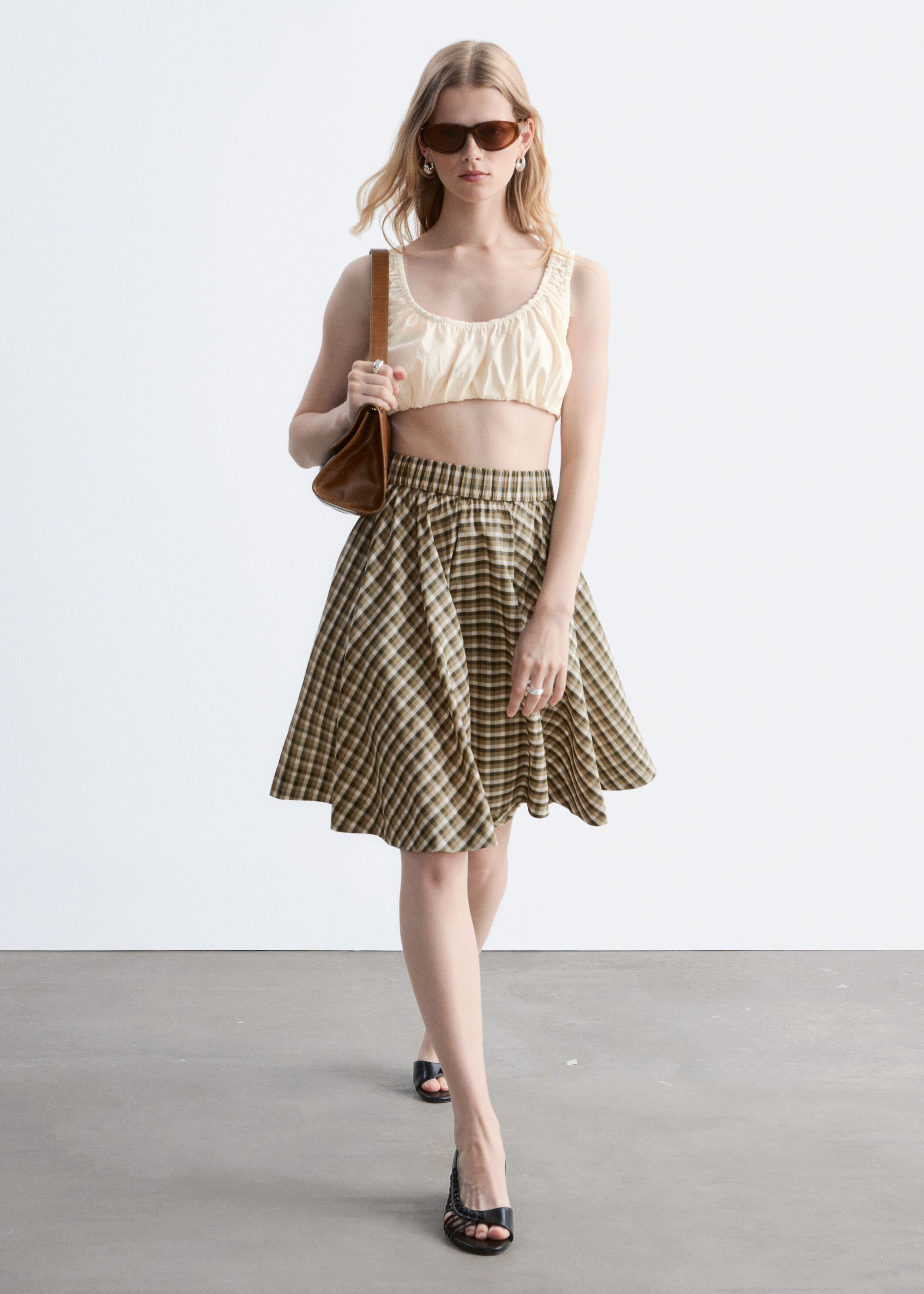 Rynkad bralette – Ljusbeige – lookbook