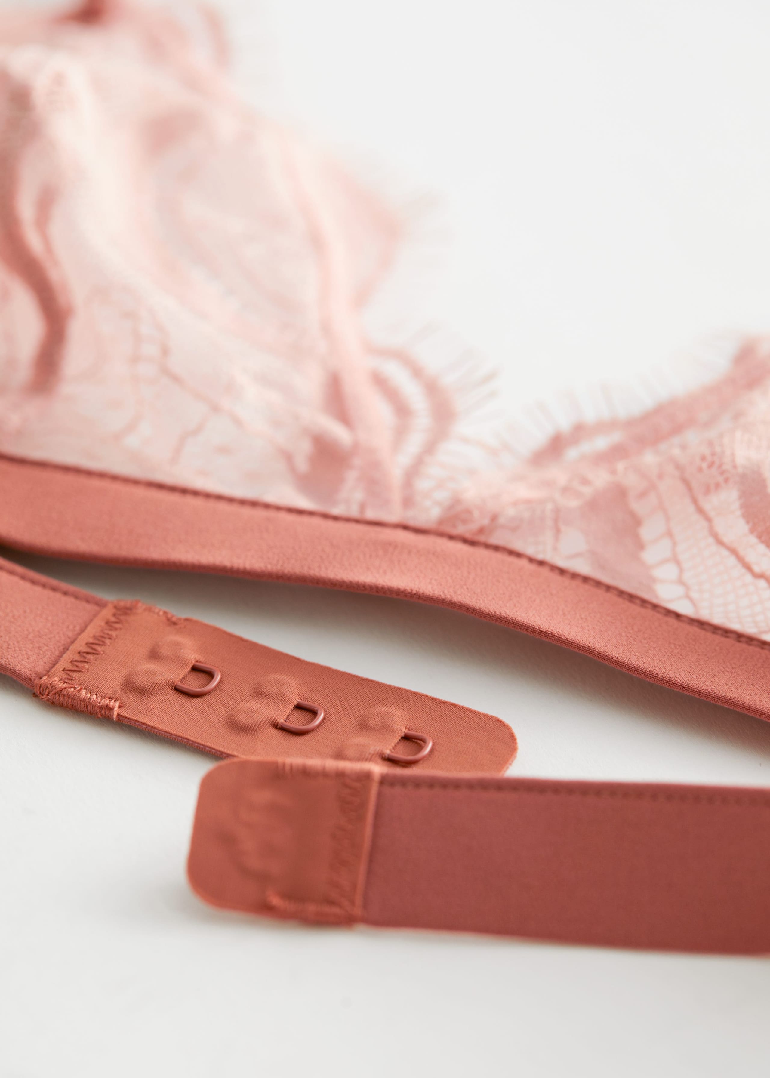 Abstract Lace Soft Bra - {{variantName}} - Descriptive Detail