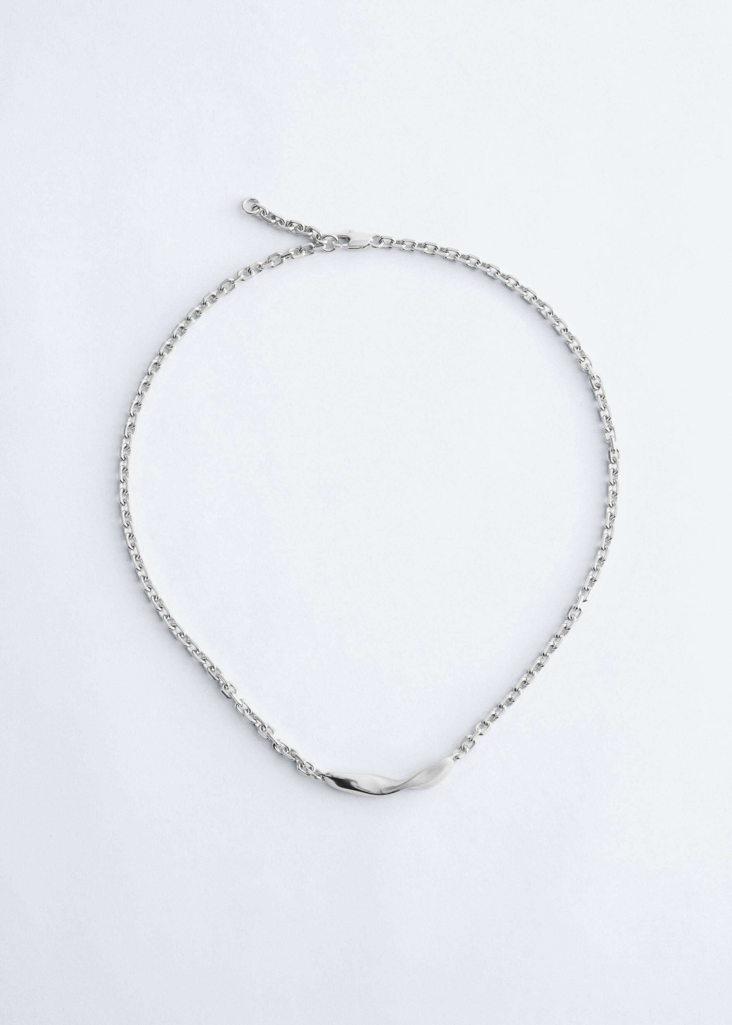 Twist-Detail Chain Necklace - Silver - Still Life