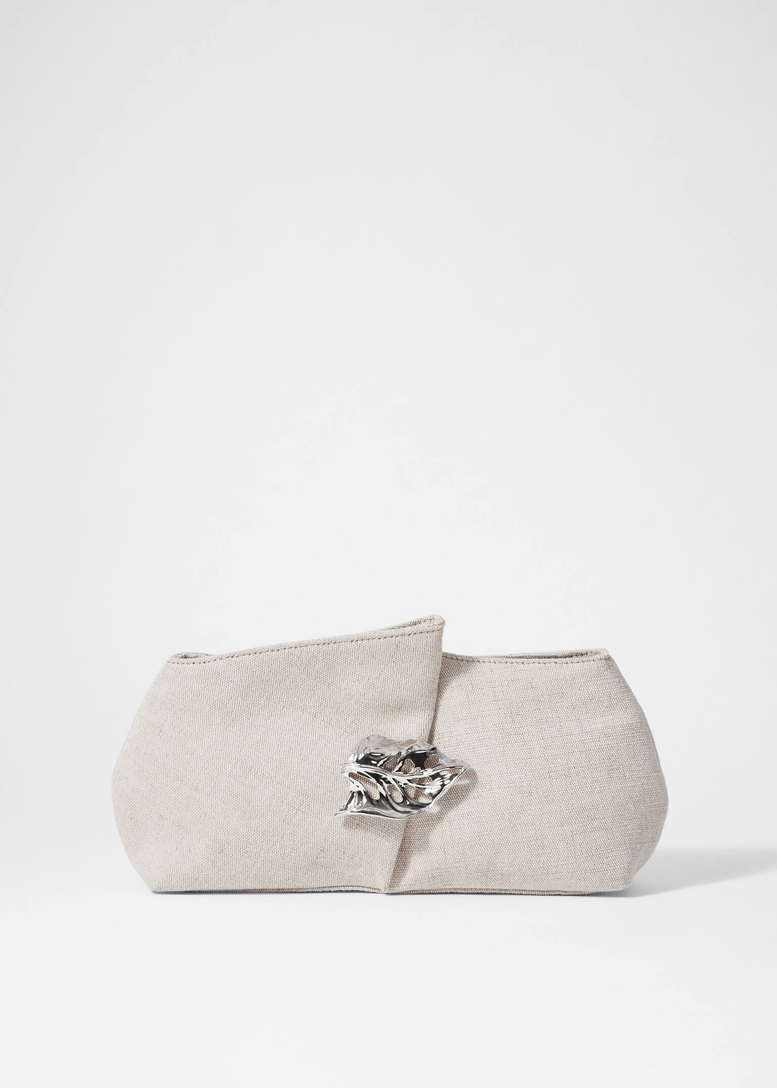 Levél-bross vászon clutch - Világos bézs