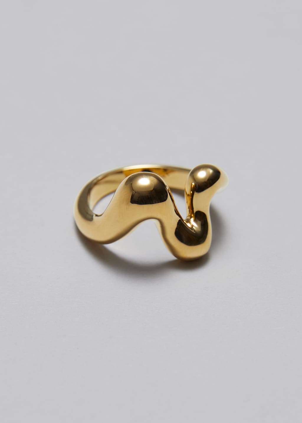 Sculpted Wavy Ring - Gold - Still Life