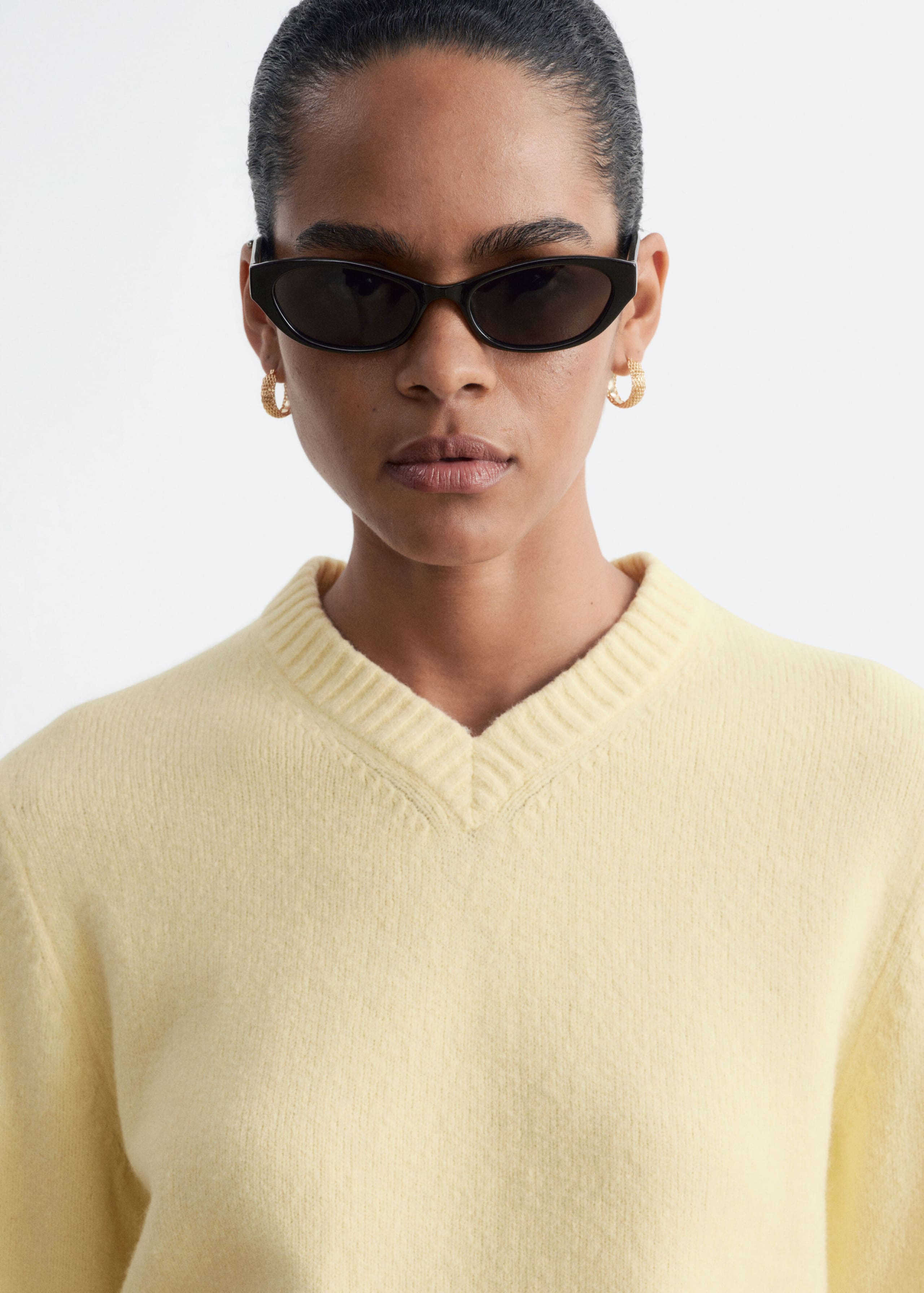 V-Neck Jumper - Dark Red - Lookbook