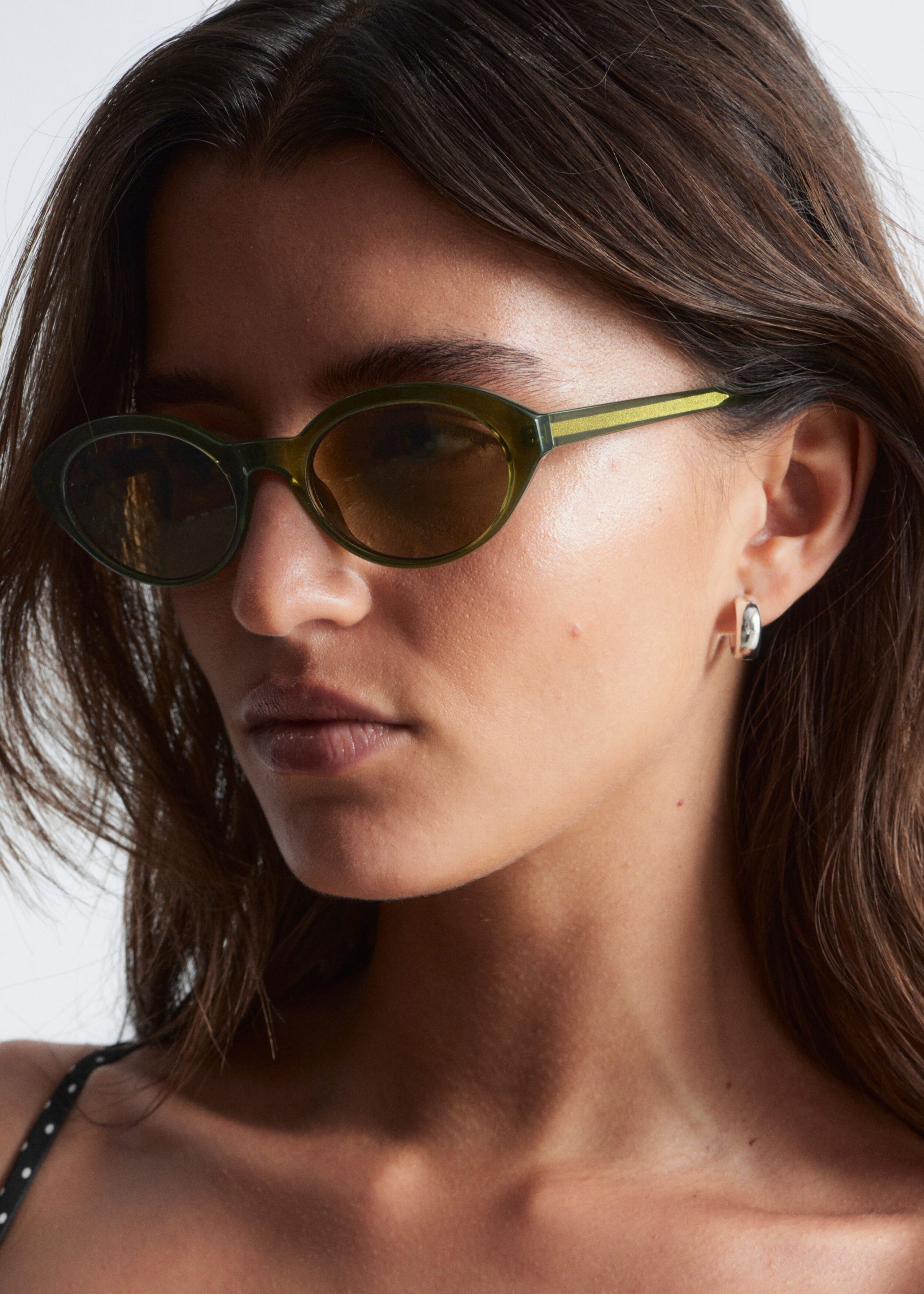 Ovale Sonnenbrille - Braun - Lookbook