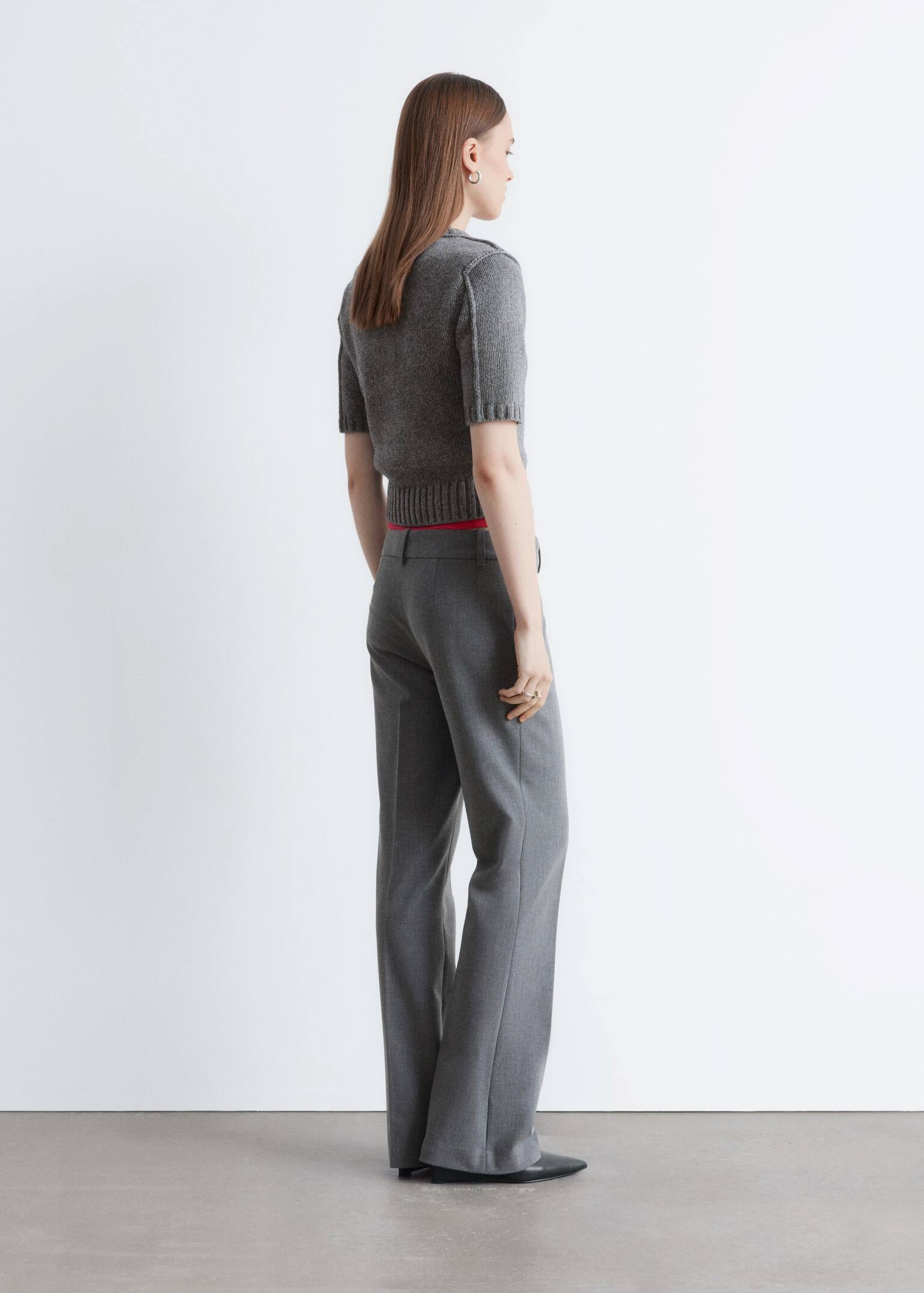 חולצת טי סרוגה מבד צמר מעורב - אפור מלנג' כהה/לבן - 4