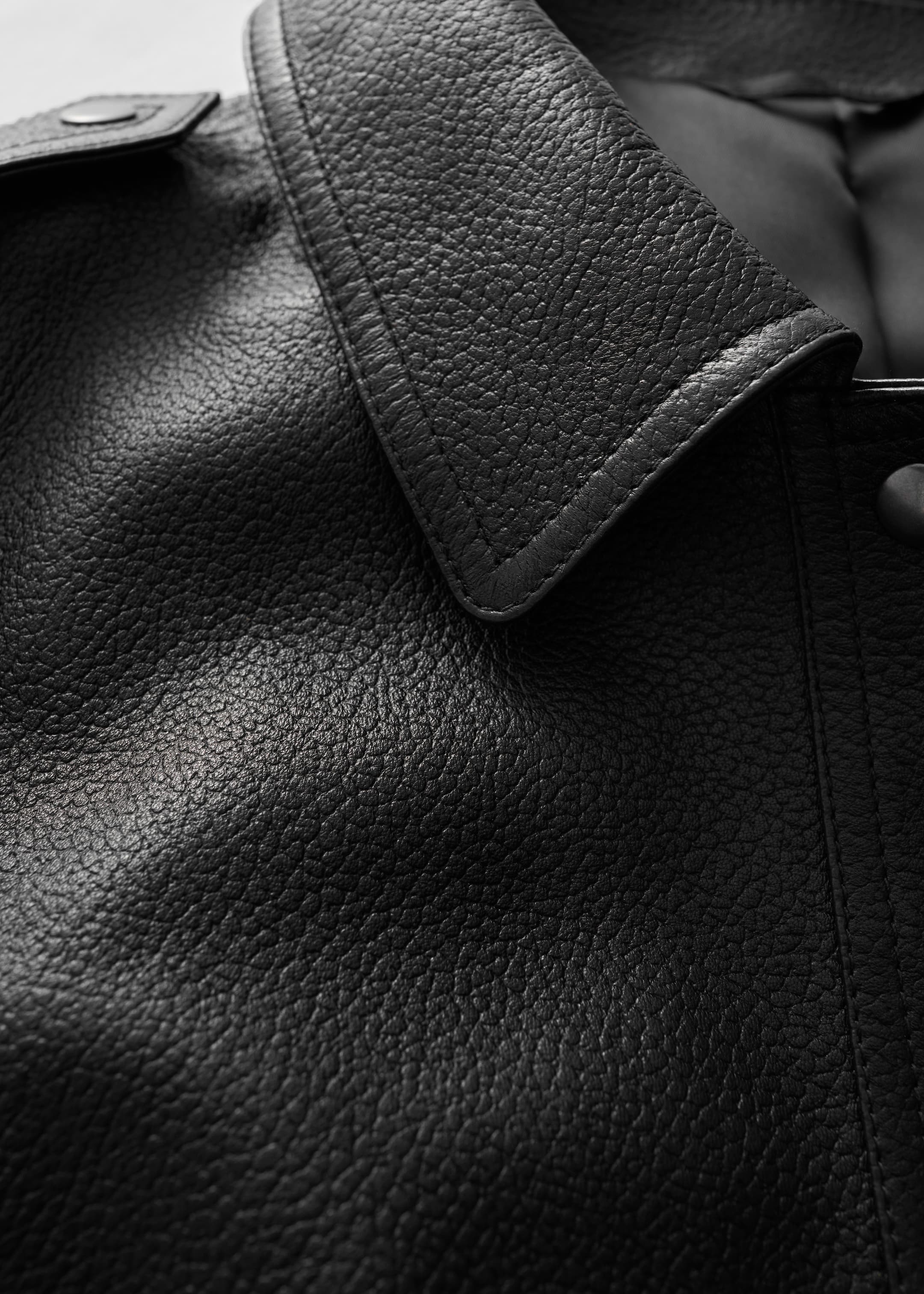 Größeres Bild ansehen: Kastenförmige Lederjacke mit Knöpfen - Schwarz - Ladies | H&M DE 4