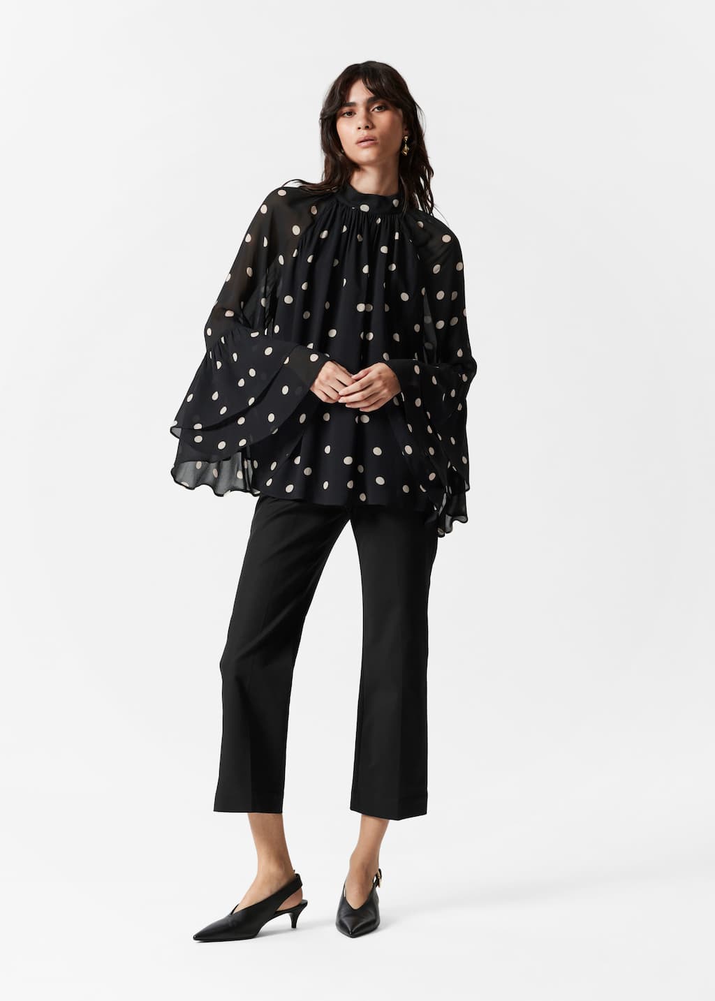 Image of Blusa con balze e colletto alla coreana