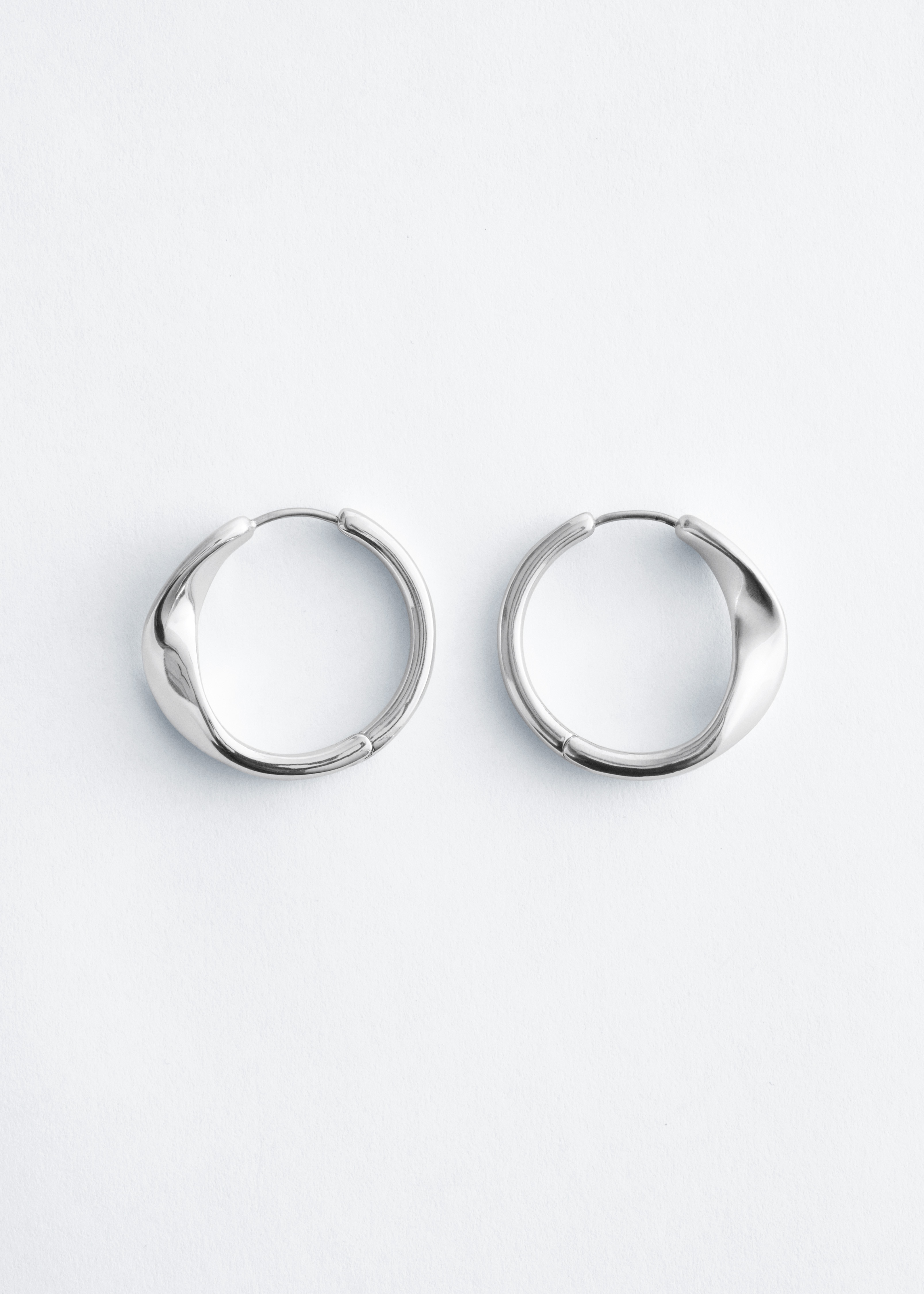 Twisted Hoop Earrings - Silver/Gold
