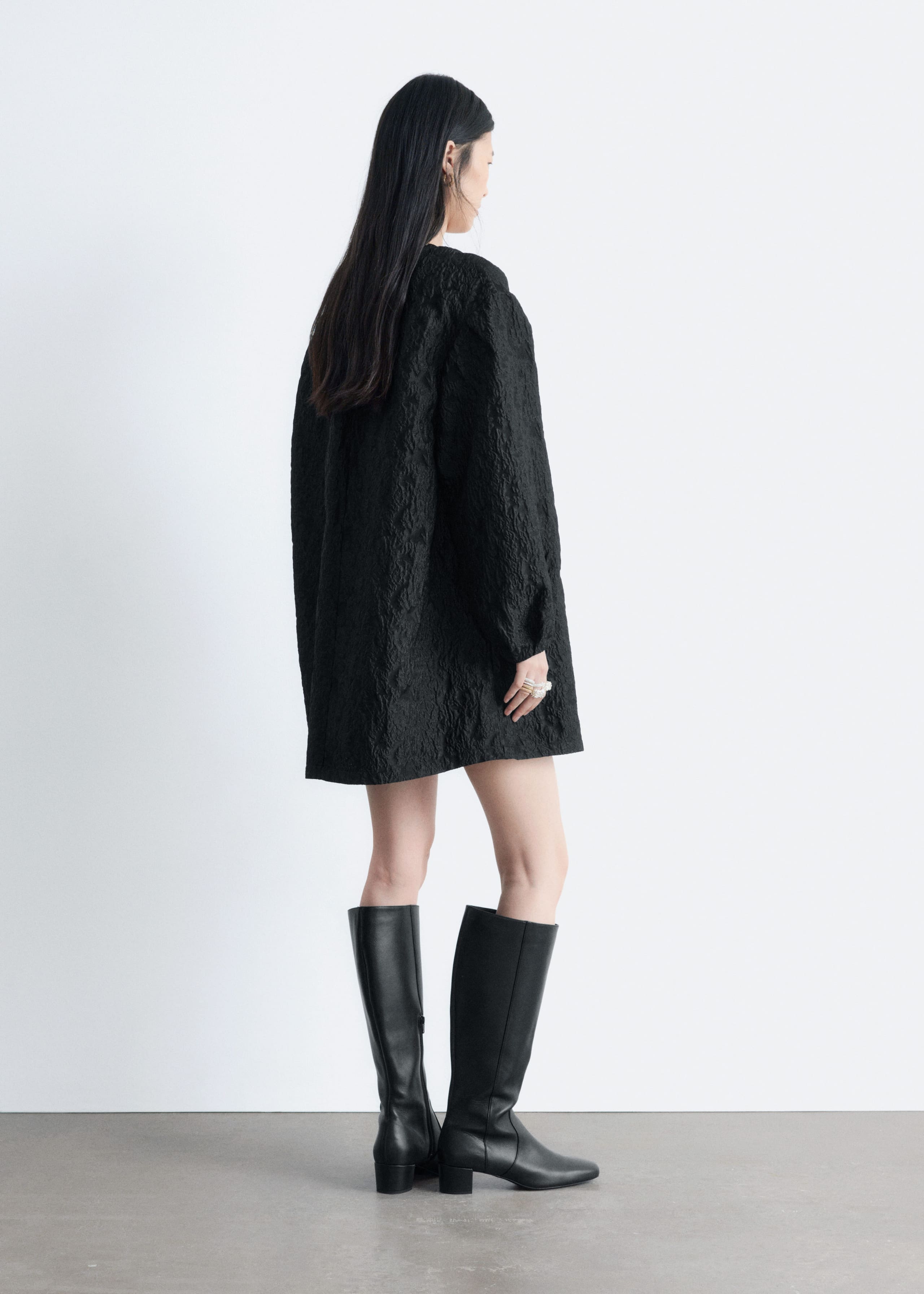 Image of Vorne gebundenes Jacquard-Minikleid