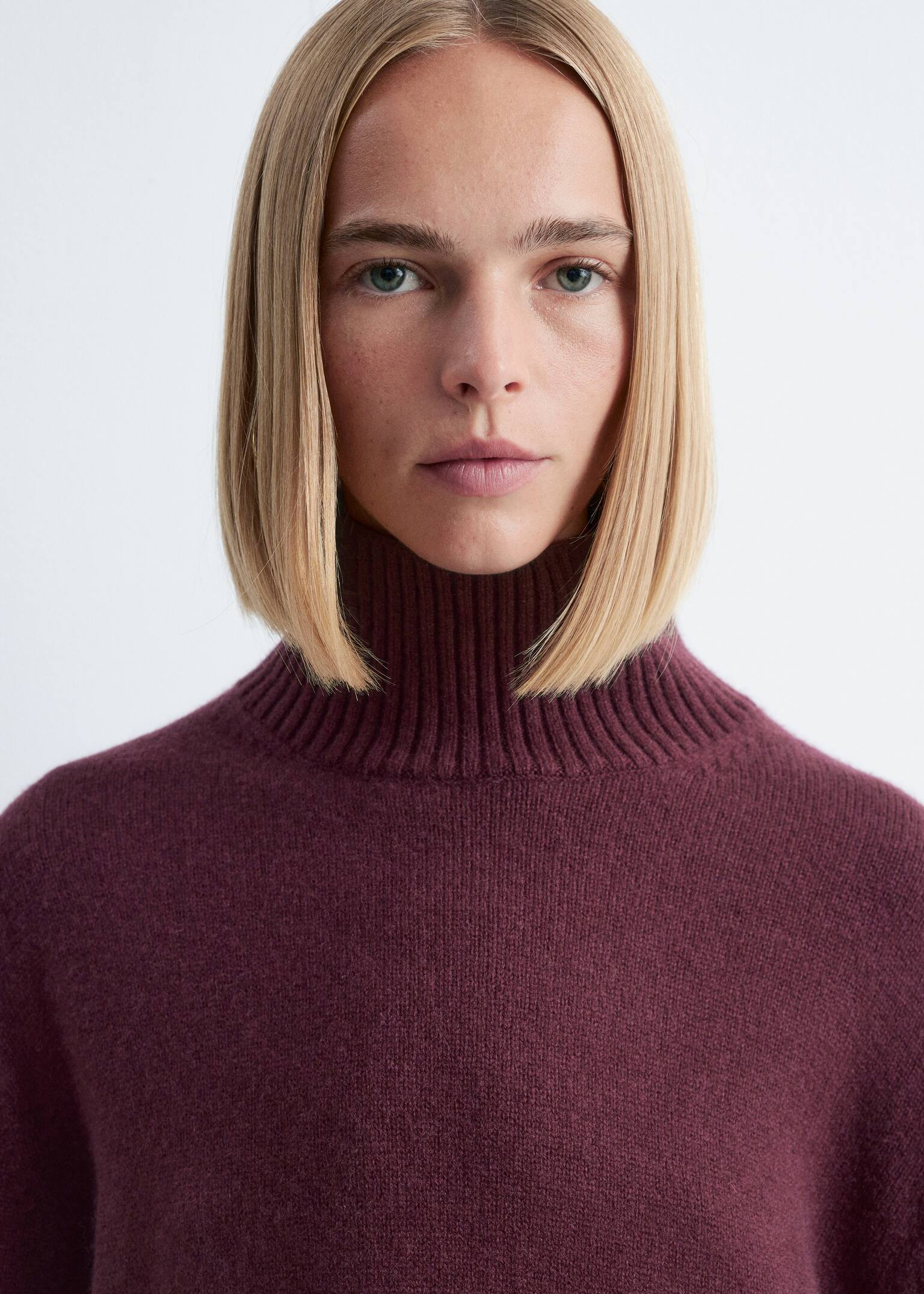 Oversized-Wollpullover mit Rollkragen - Weinrot/Dunkles Graubraun/Braun - 4