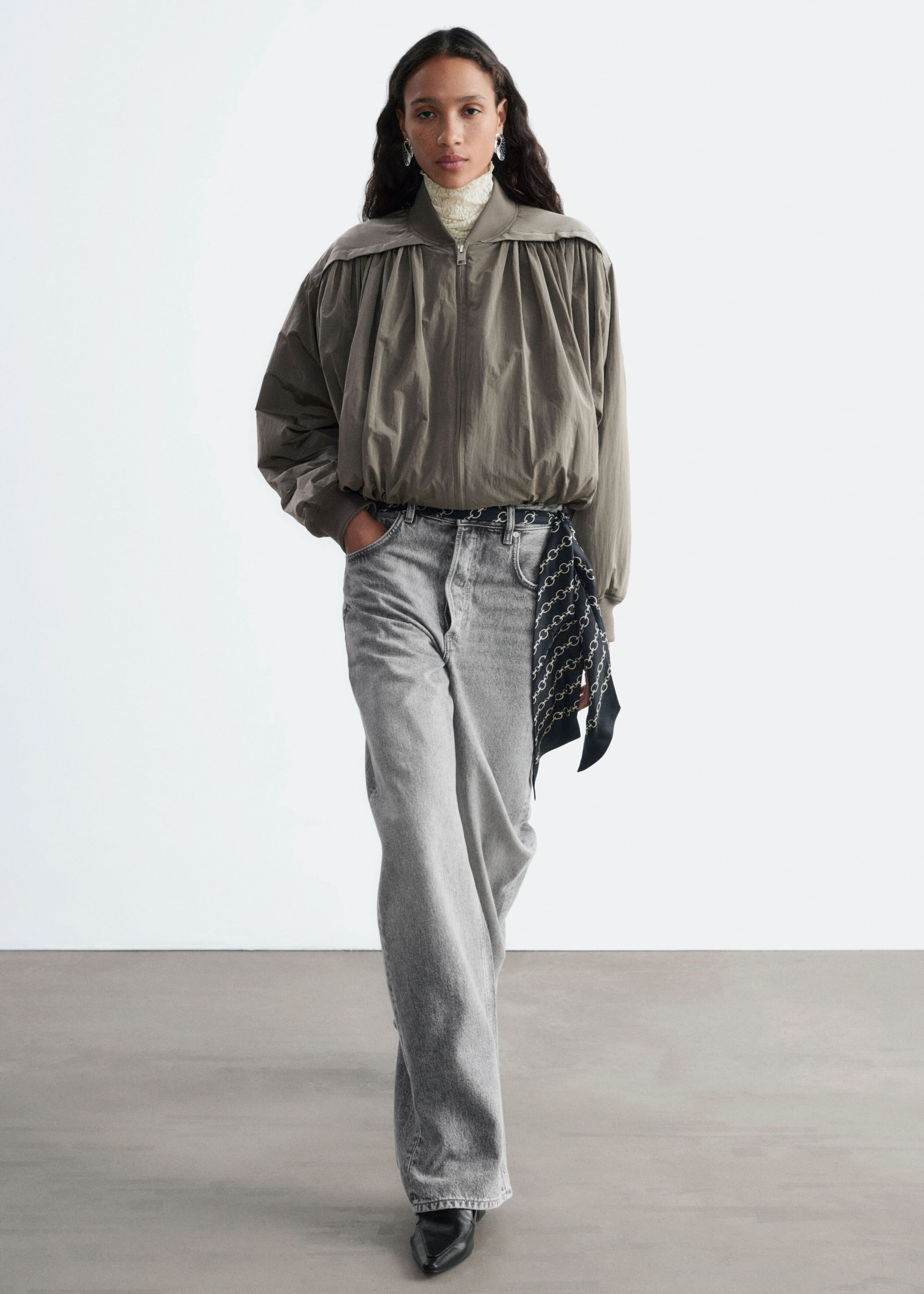 Veste style bomber froncée - Taupe - Lookbook