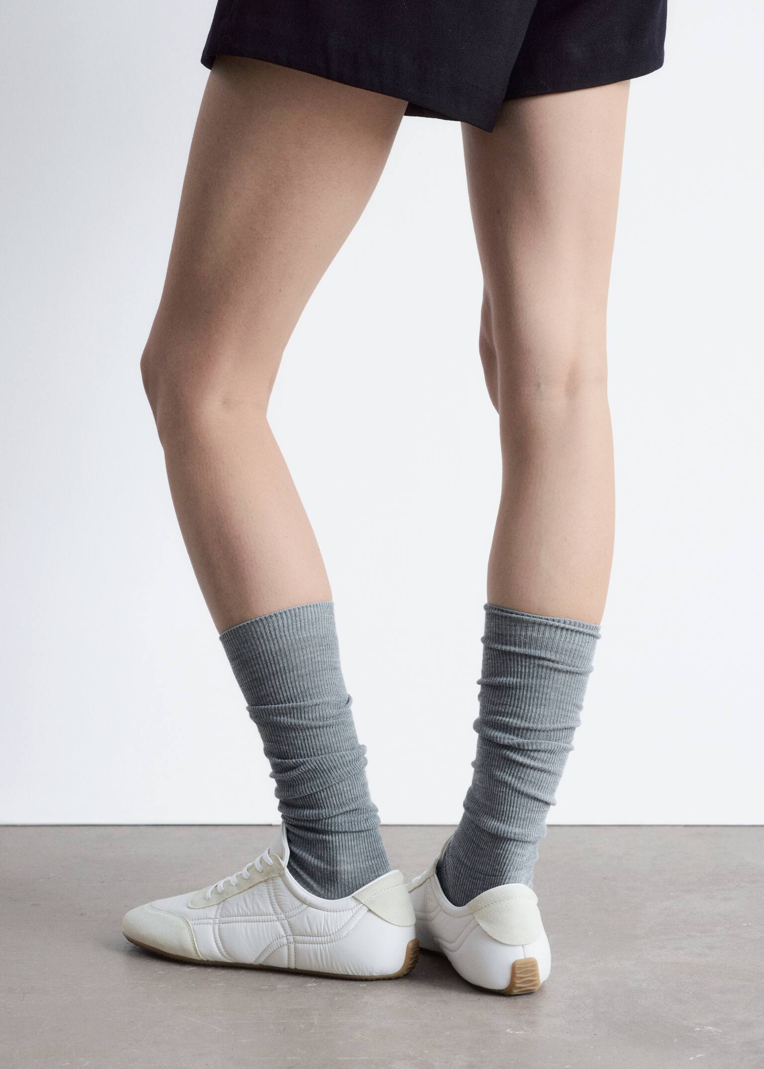 Zapatillas deportivas con detalles de ante - Blanco/Beige/Negro/Marrón