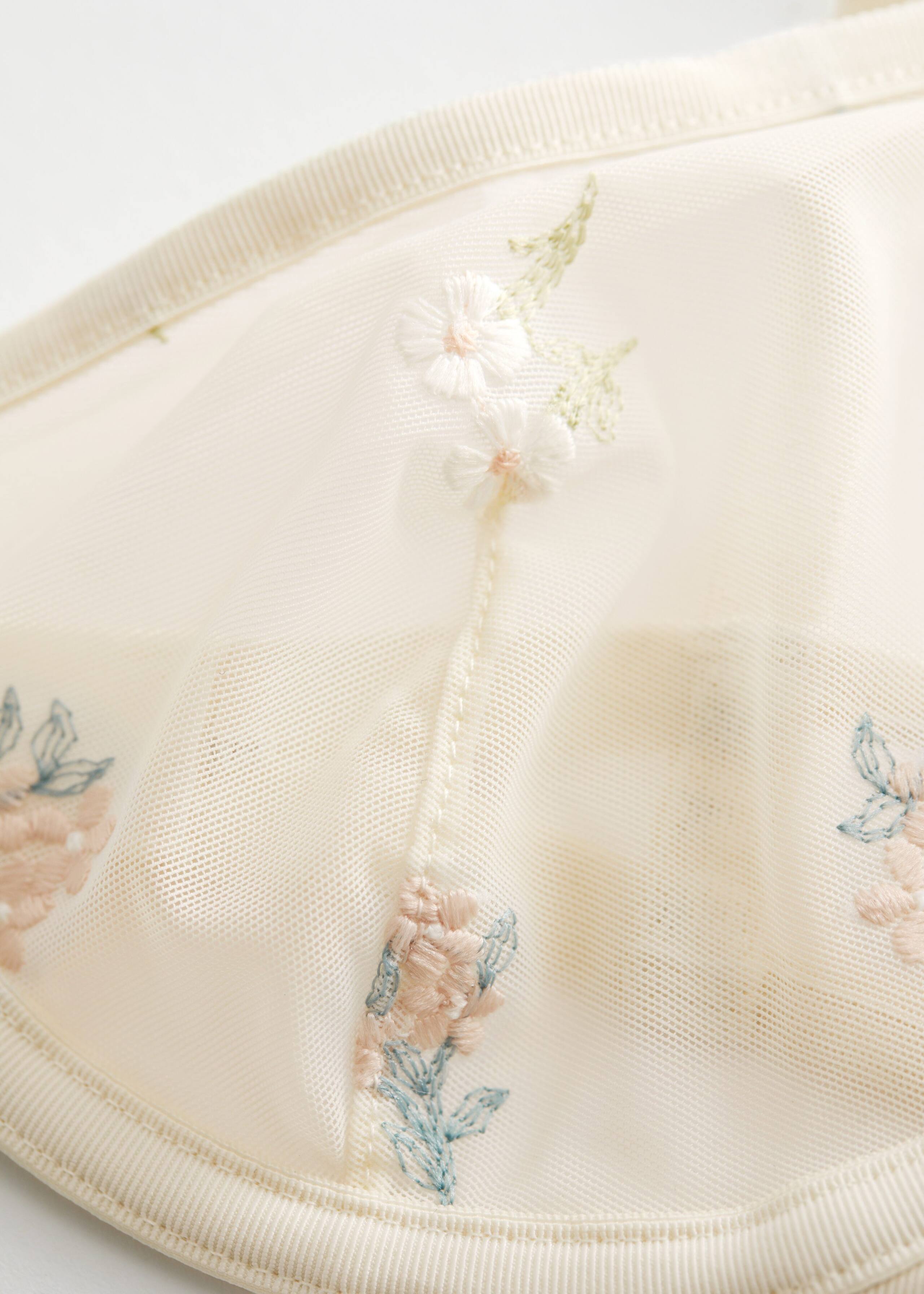 Soutien-gorge à armatures avec fleurs brodées - {{variantName}} - Descriptive Detail