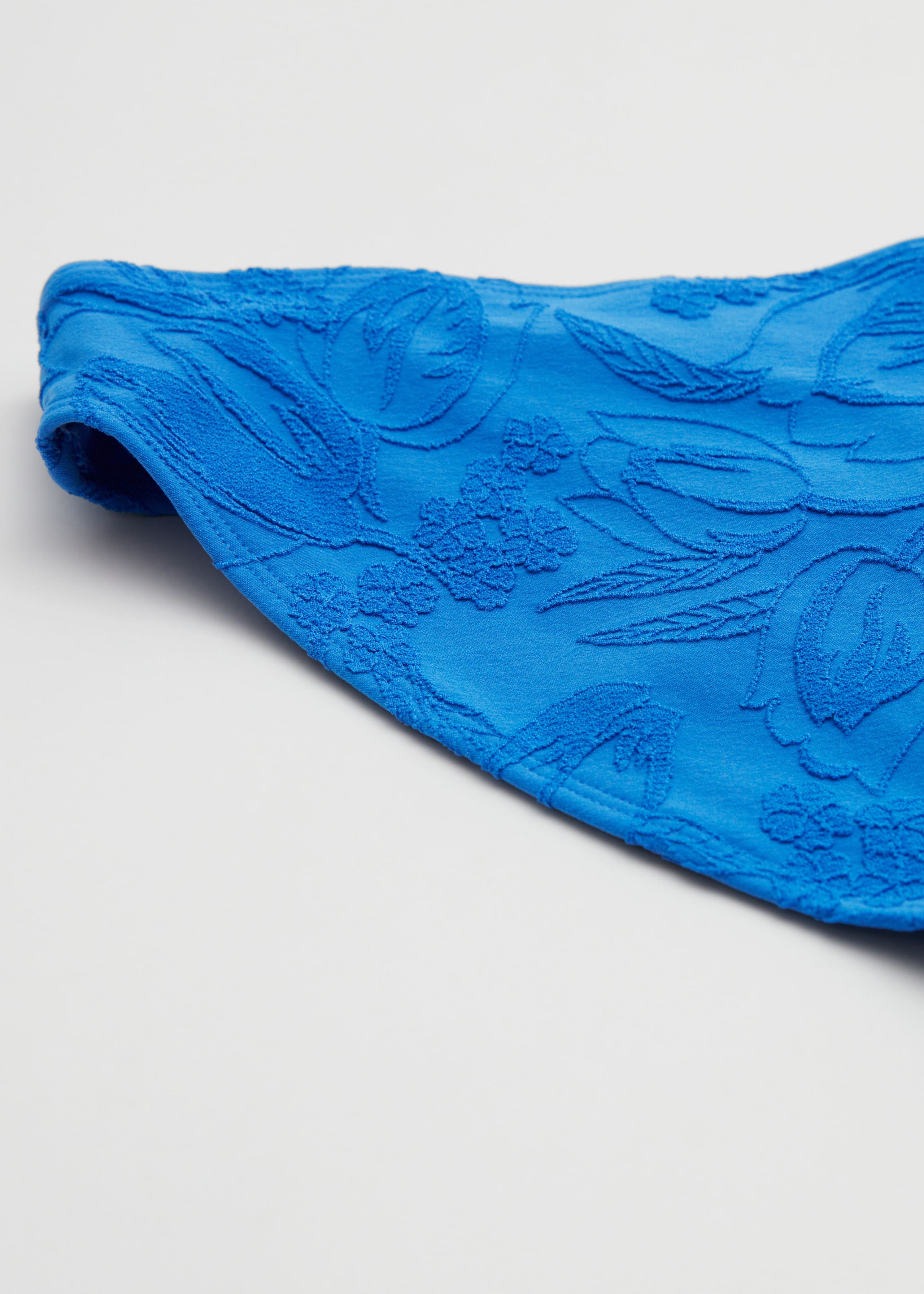 Image of Braguita de bikini con textura de tulipán