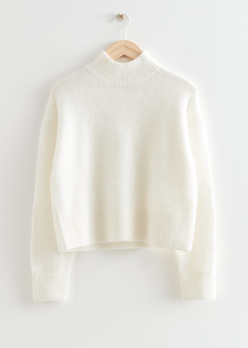 Krótki dzianinowy sweter z półgolfem – Red – Martwa natura